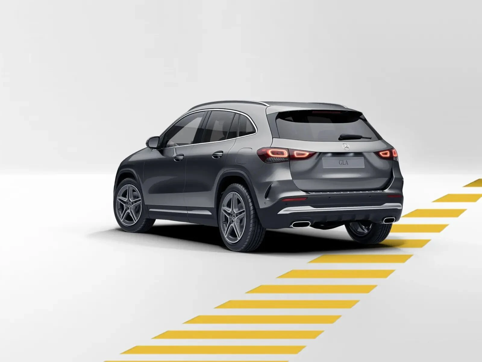 Mercedes-Benz-GLA 200 d-image-2