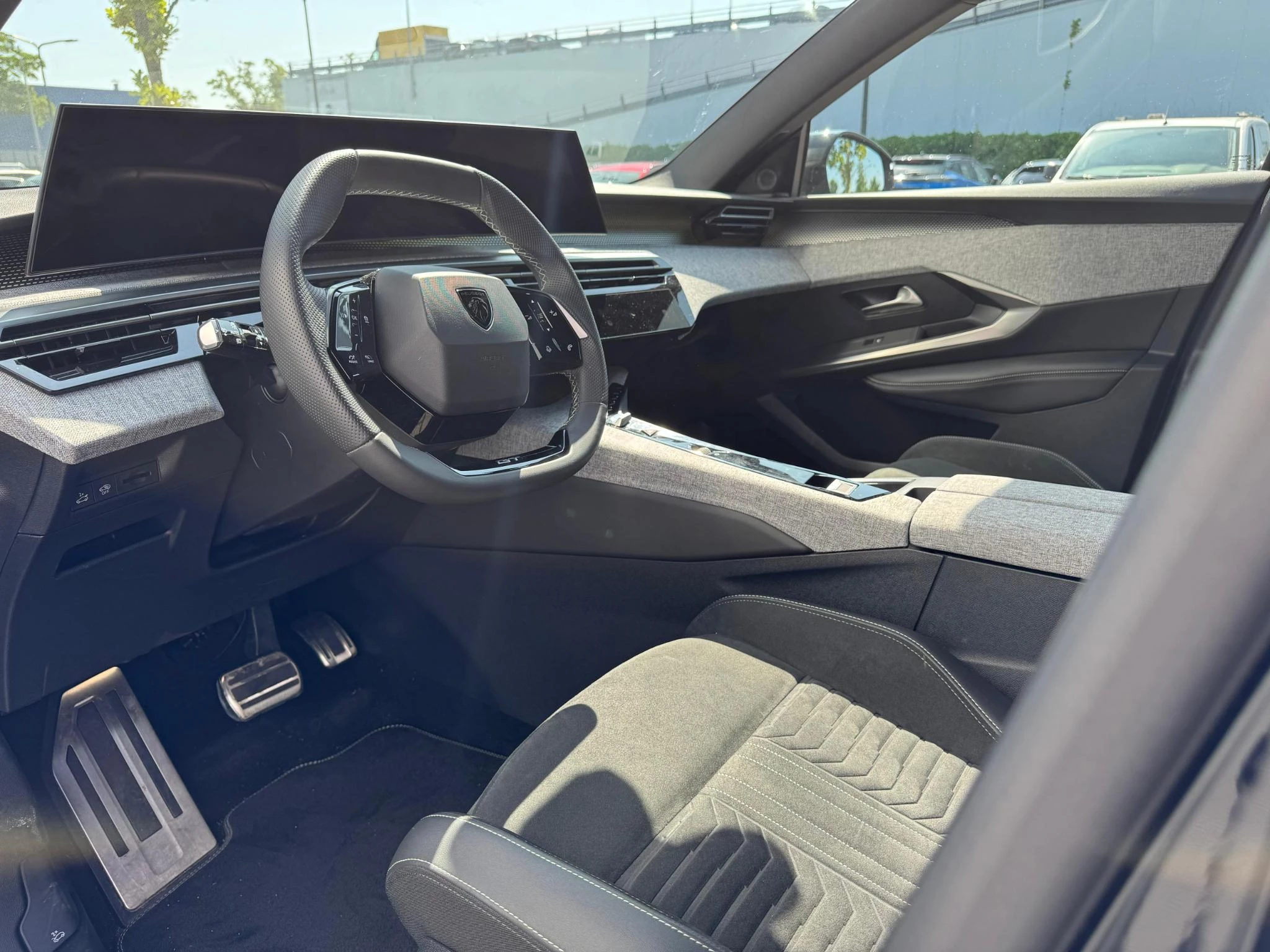 Peugeot-e-3008-image-8