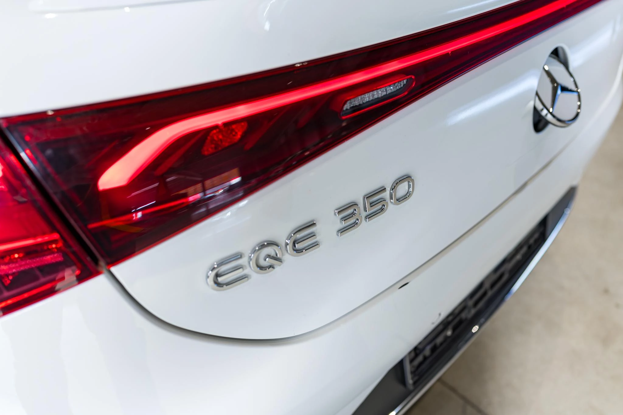 Mercedes-Benz-EQE-image-9