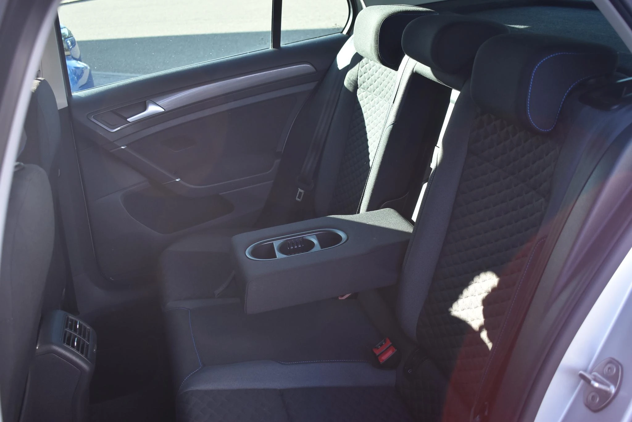 Volkswagen-Golf-image-40