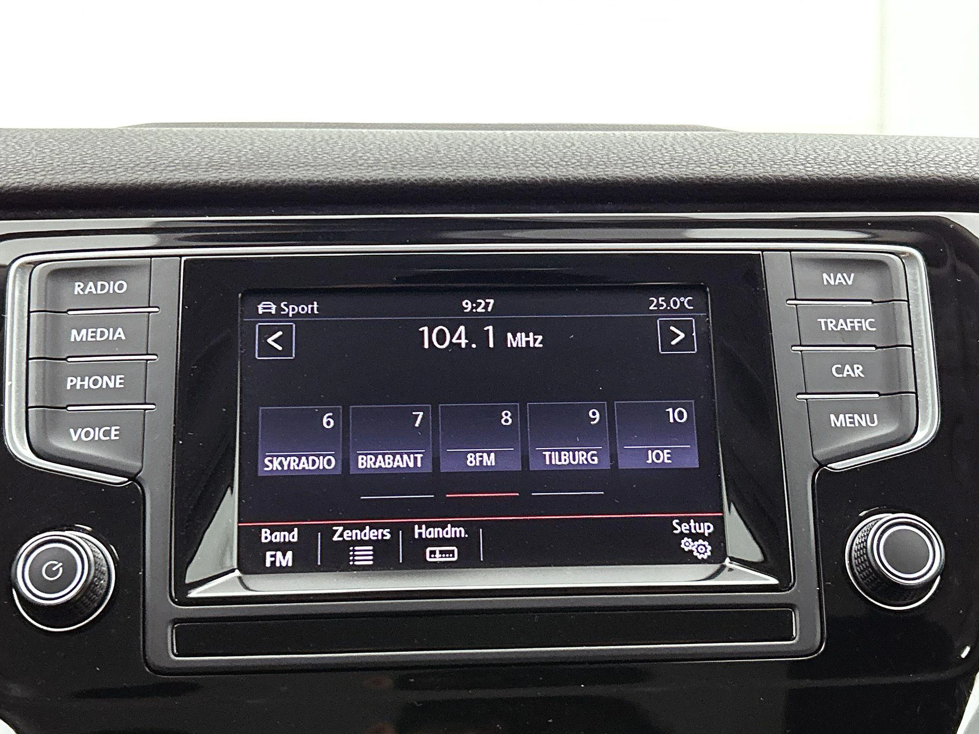 Volkswagen-Golf Sportsvan-image-6