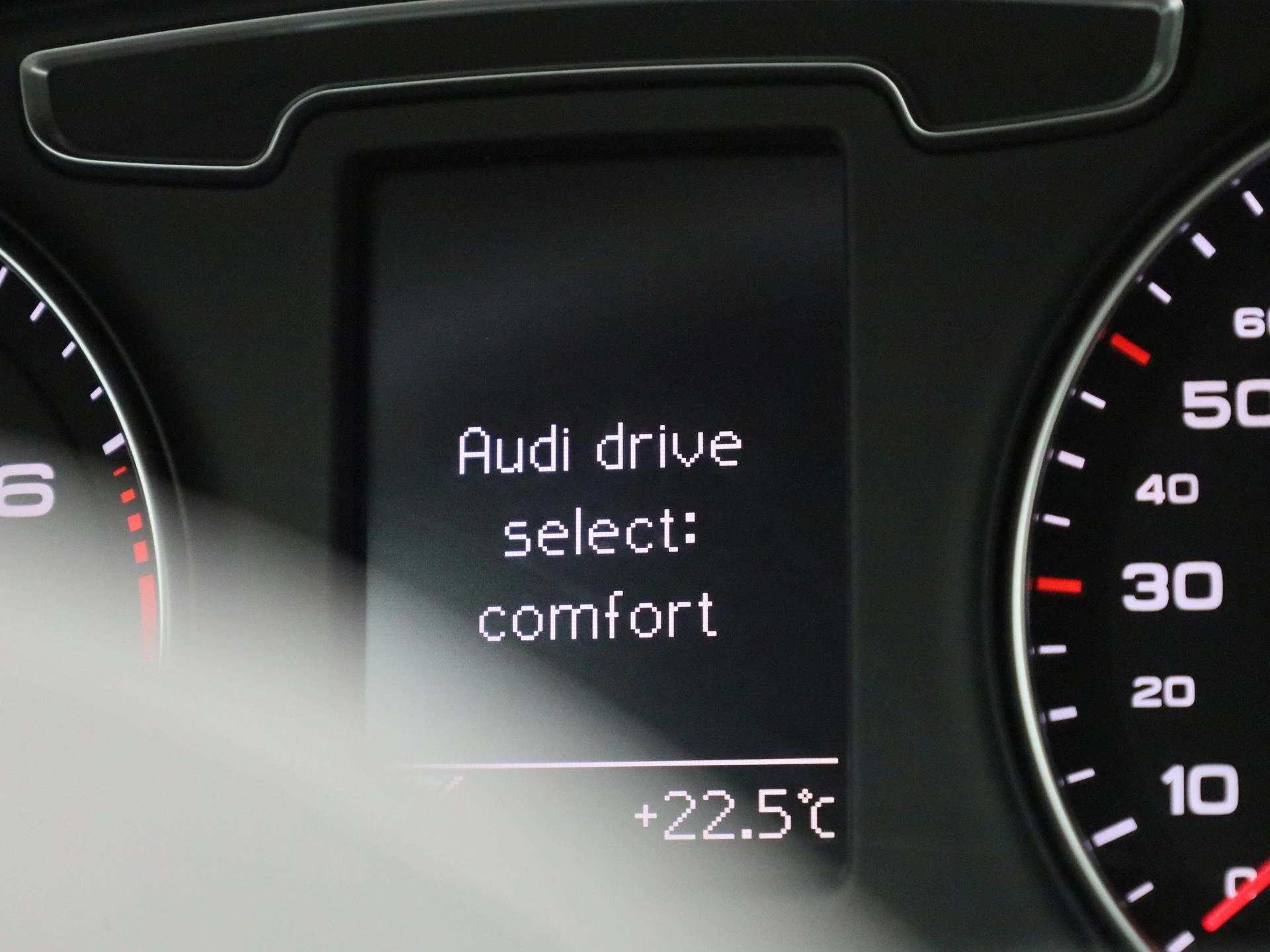 Audi-Q3-image-25