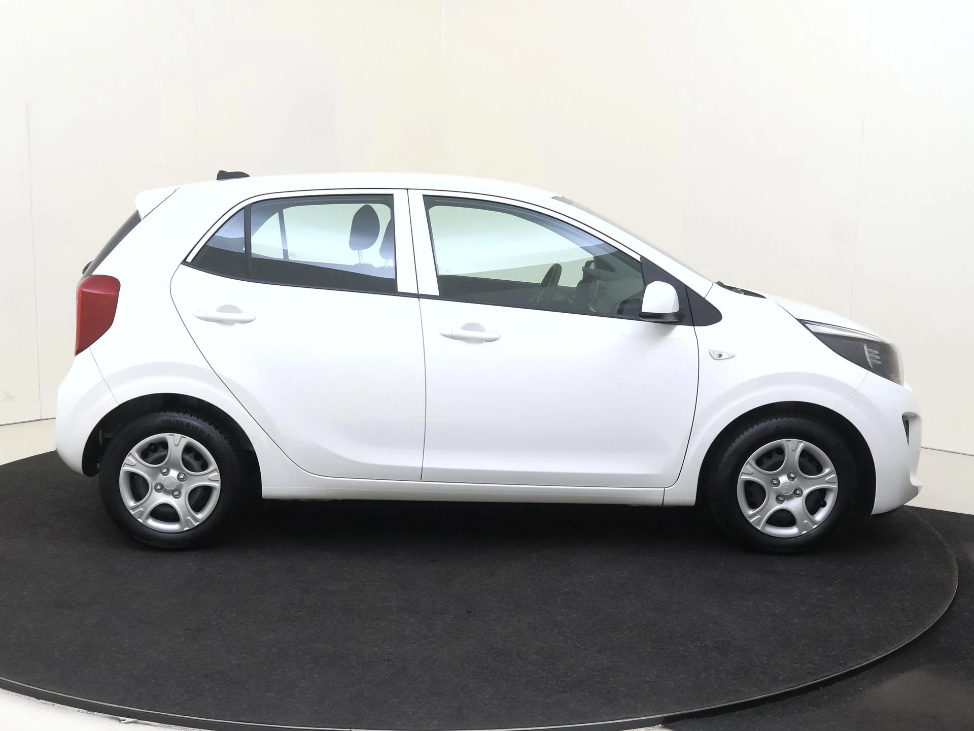 Kia-Picanto-image-8