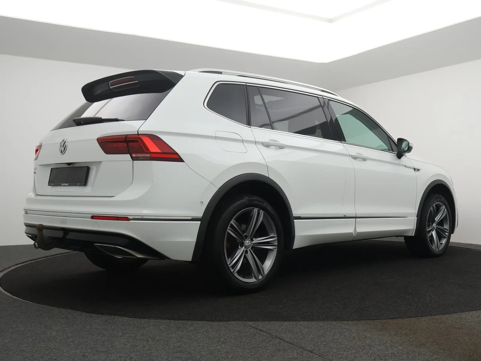 Volkswagen Tiguan Allspace Tiguan R-Line AllSpace Platinum 1.5TSI 150PK *AUTOMAAT*PANODAK*TREKHAAK*360° CAMERA*LEDER*ACC*APP-CONNECT*