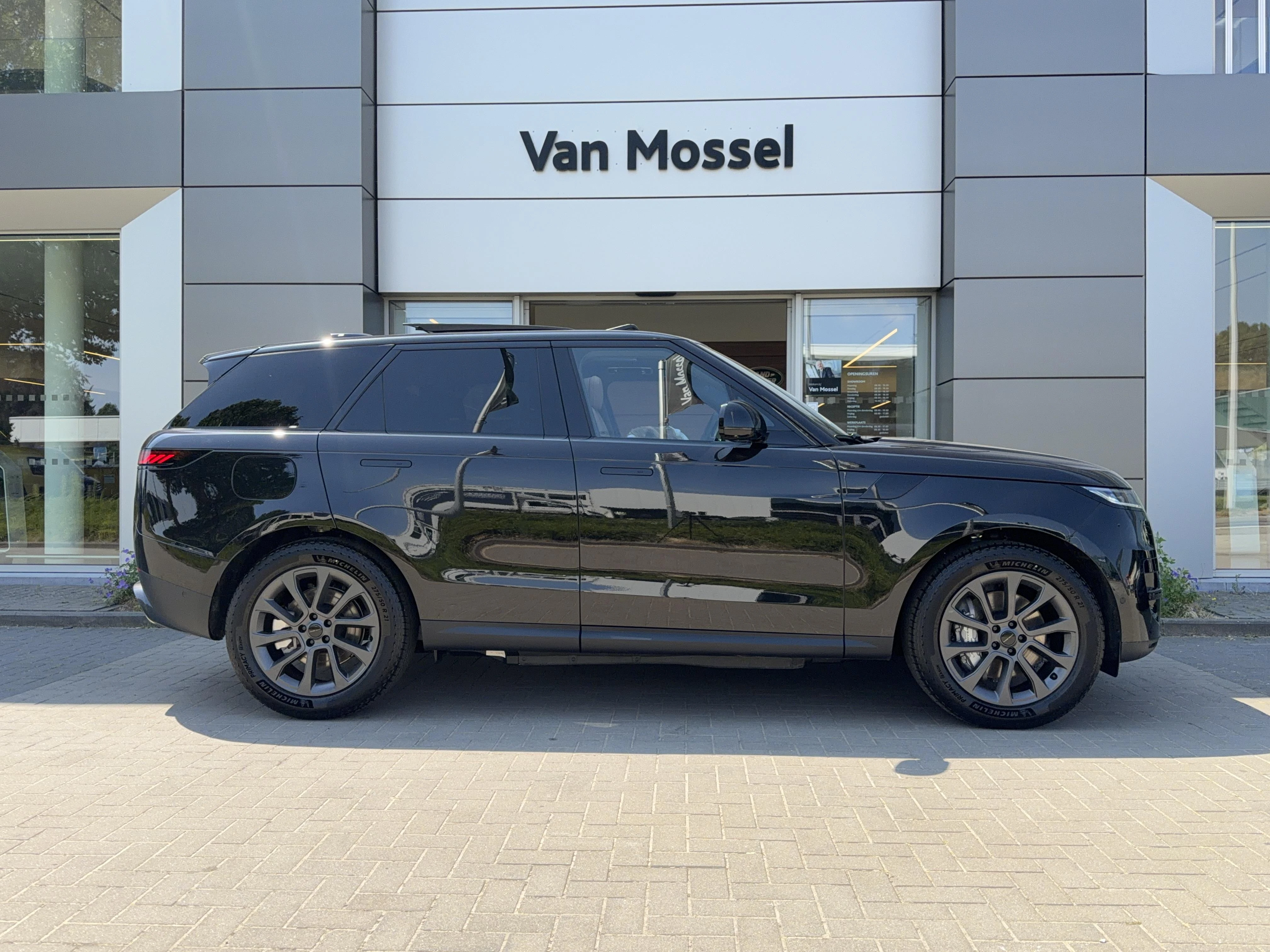 Land Rover-Range Rover Sport-image-2