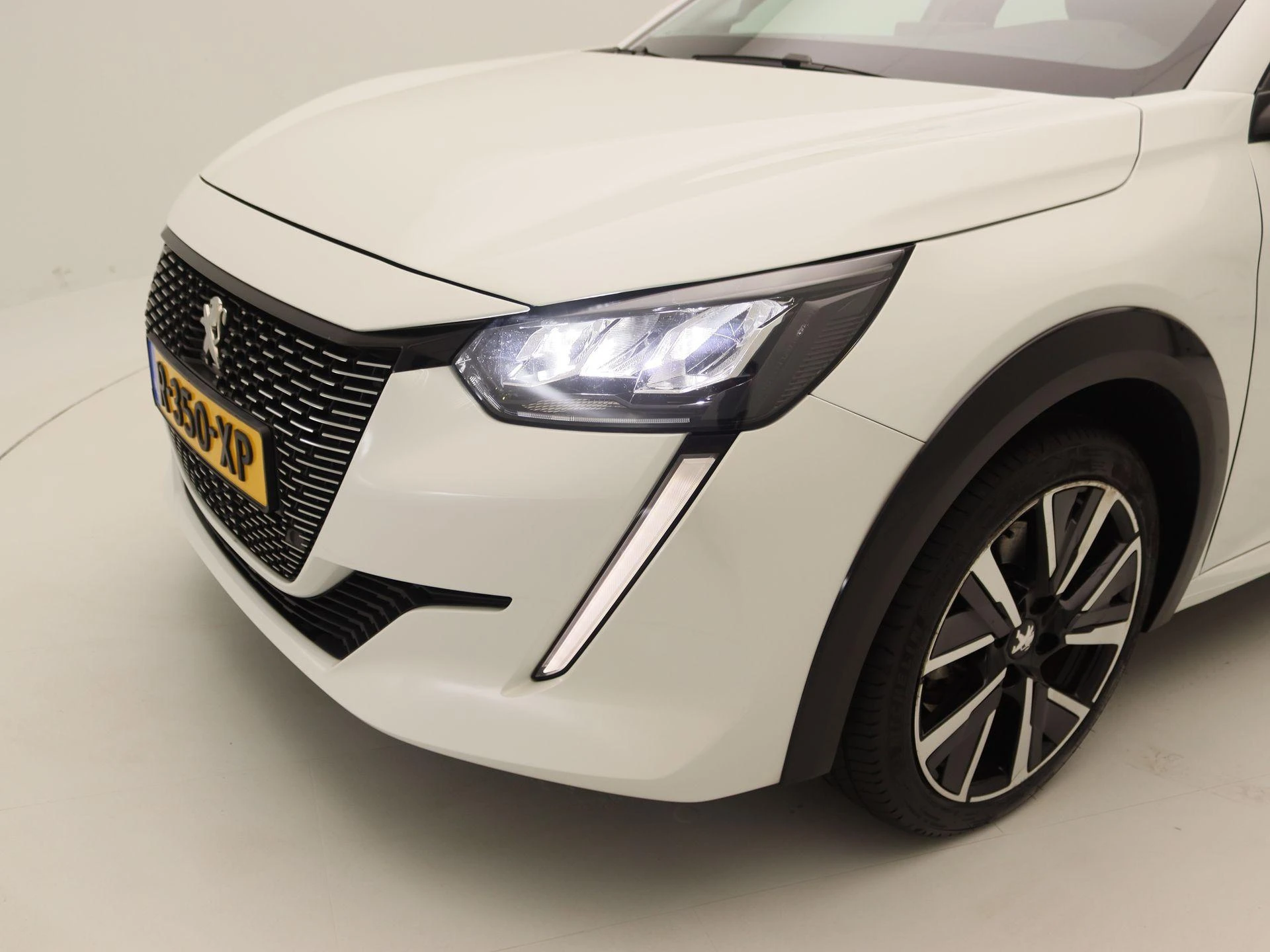 Peugeot e-208 EV Allure 50 kWh