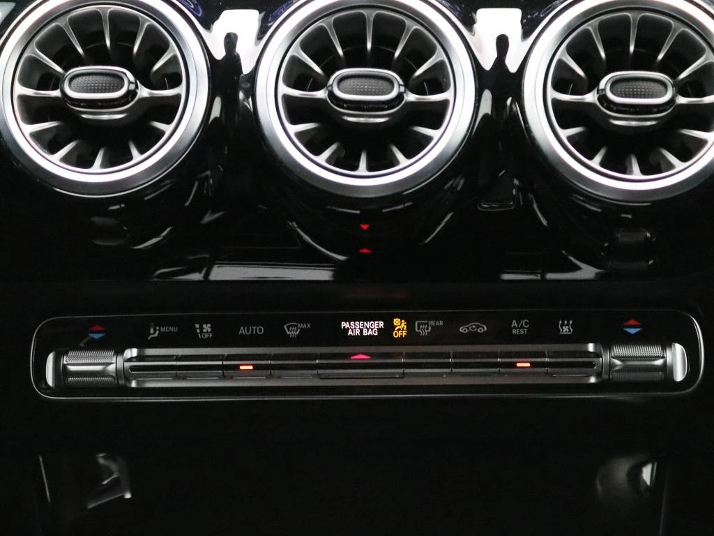 Mercedes-Benz CLA 250 e AMG Line Shooting Brake + TREKHAAK + NIGHTPAKKET + CARPLAY + CAMERA +
