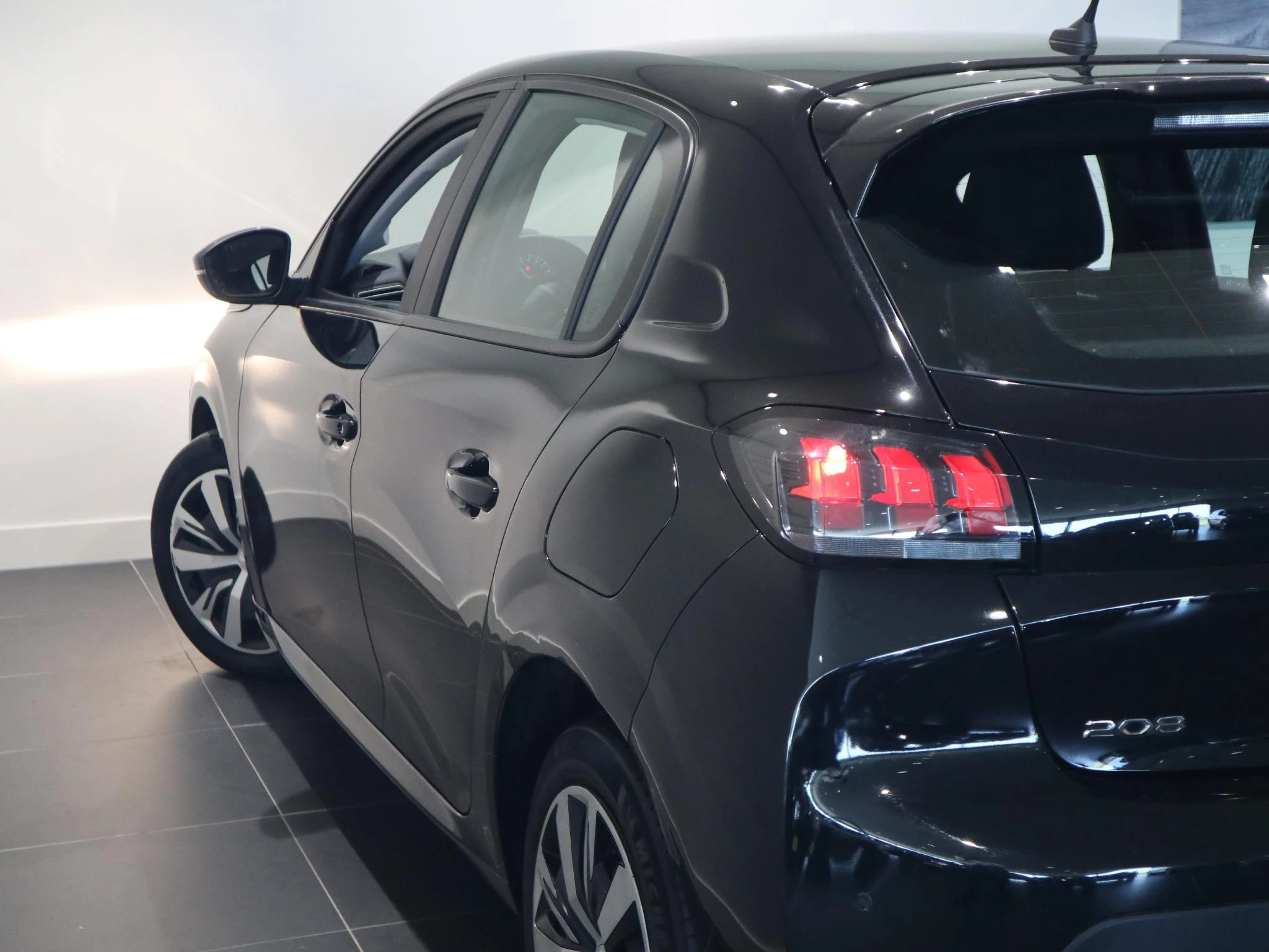 Peugeot-208-image-19