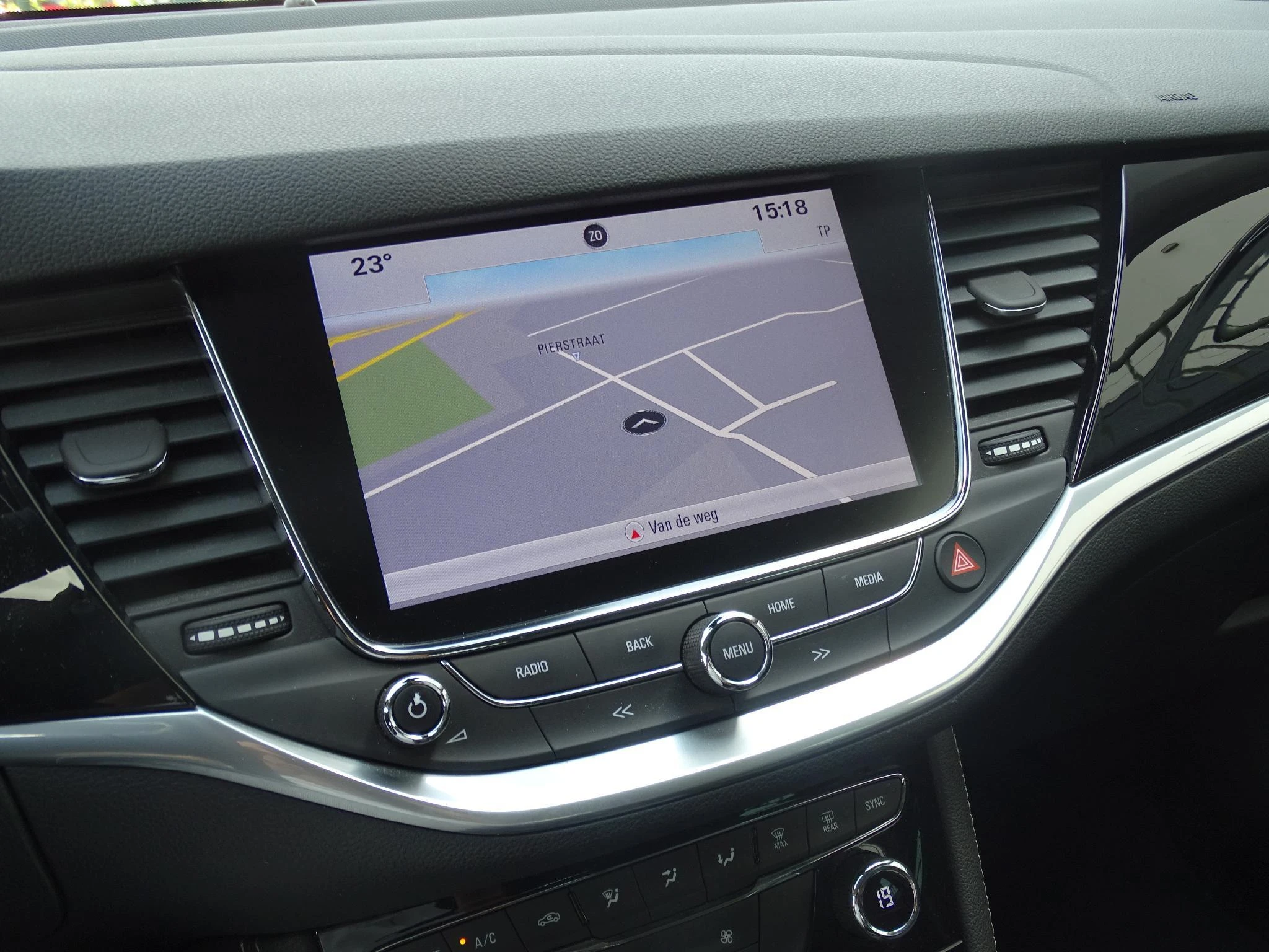Opel-Astra-image-16