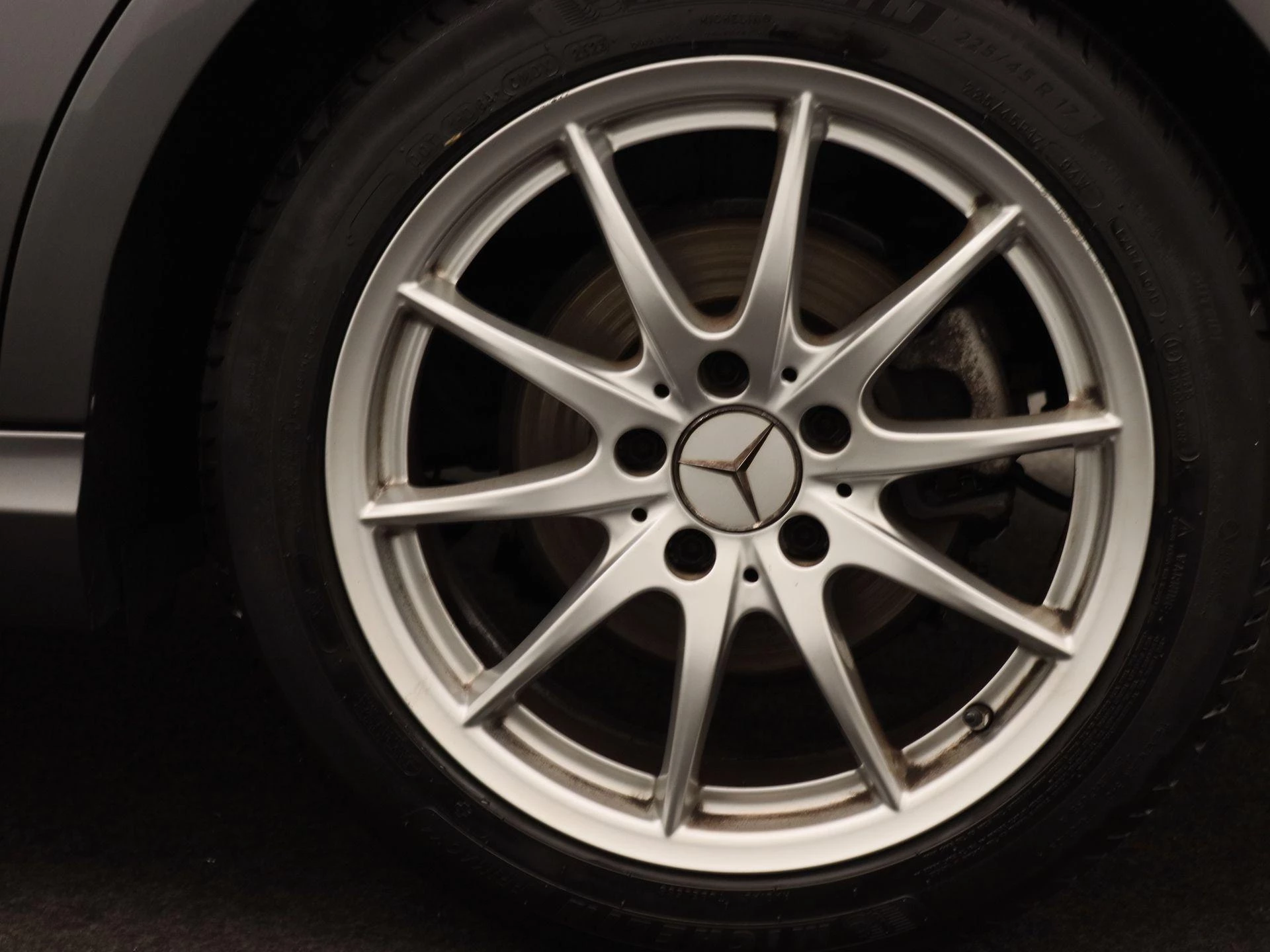Mercedes-Benz-B-Klasse-image-16