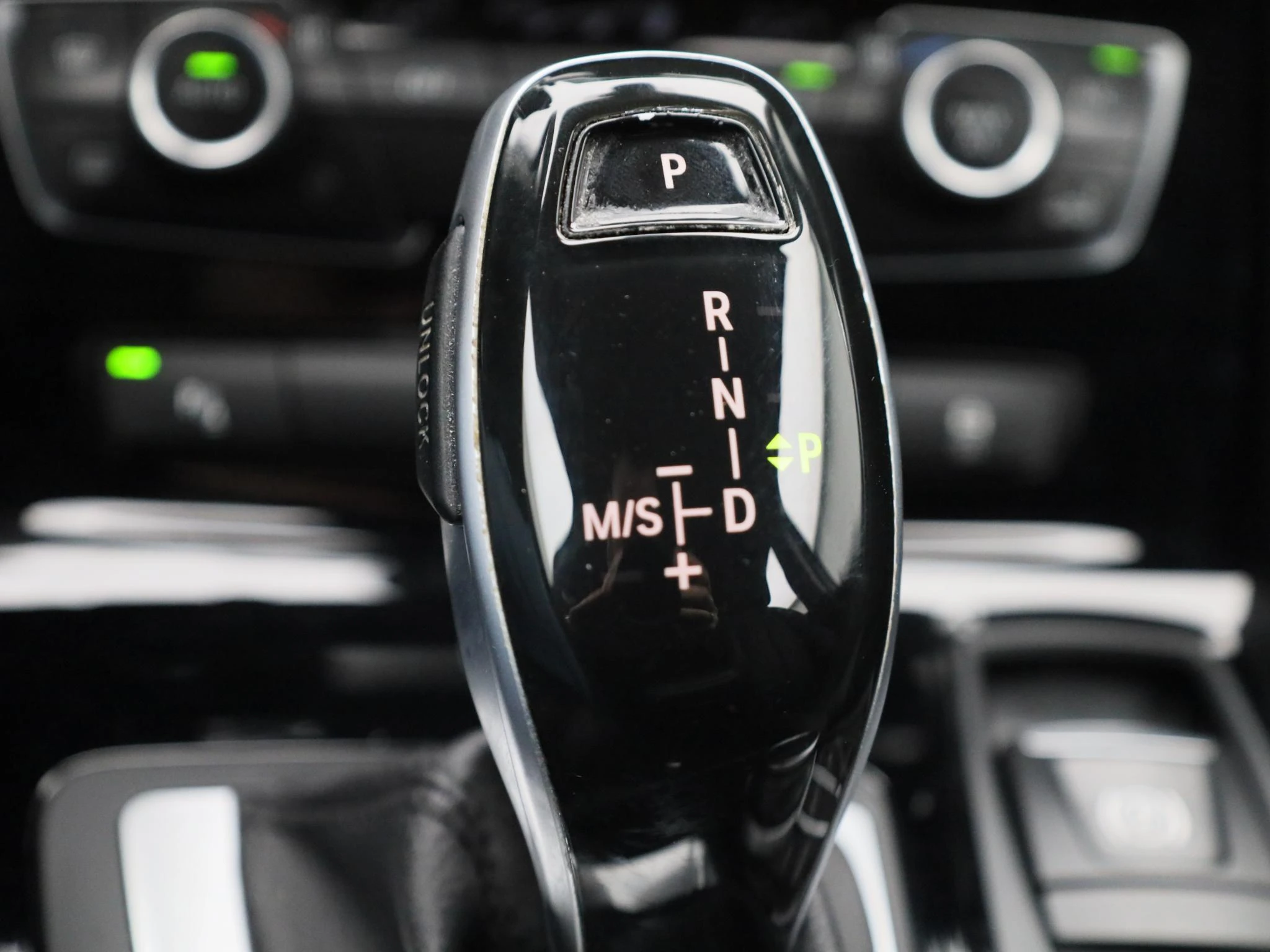 BMW-2 Reeks-image-26