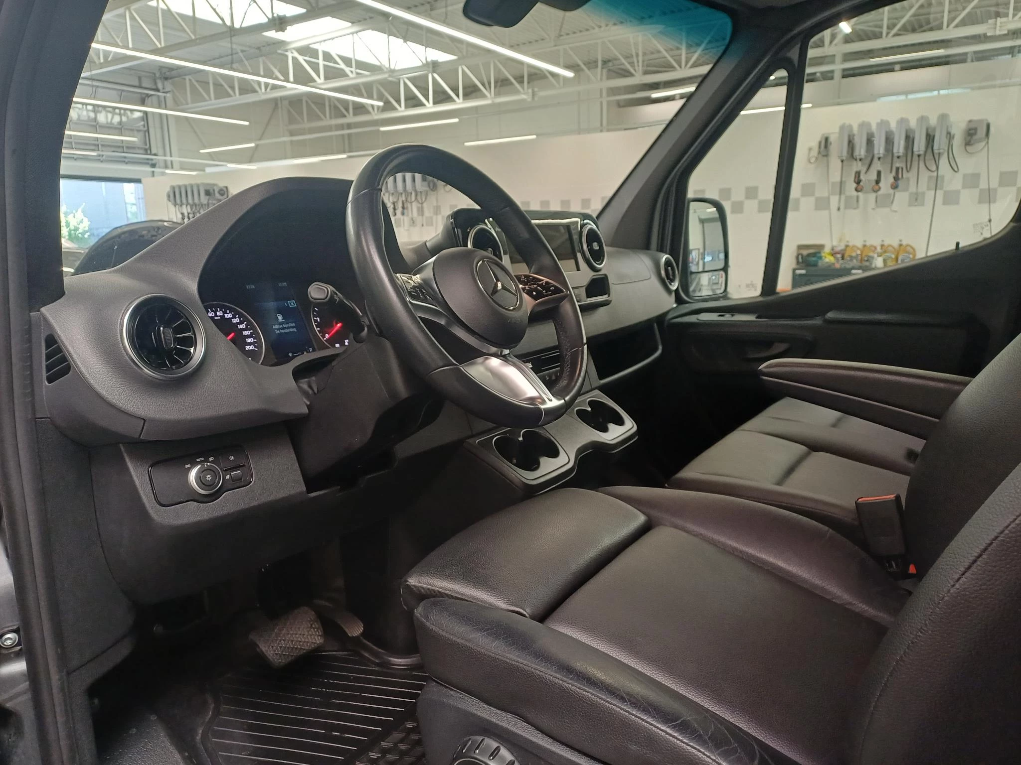 Mercedes-Benz Sprinter 319 CDI GB L2 RWD 3.5T + DUBBEL CABINE + LUCHTVERING +