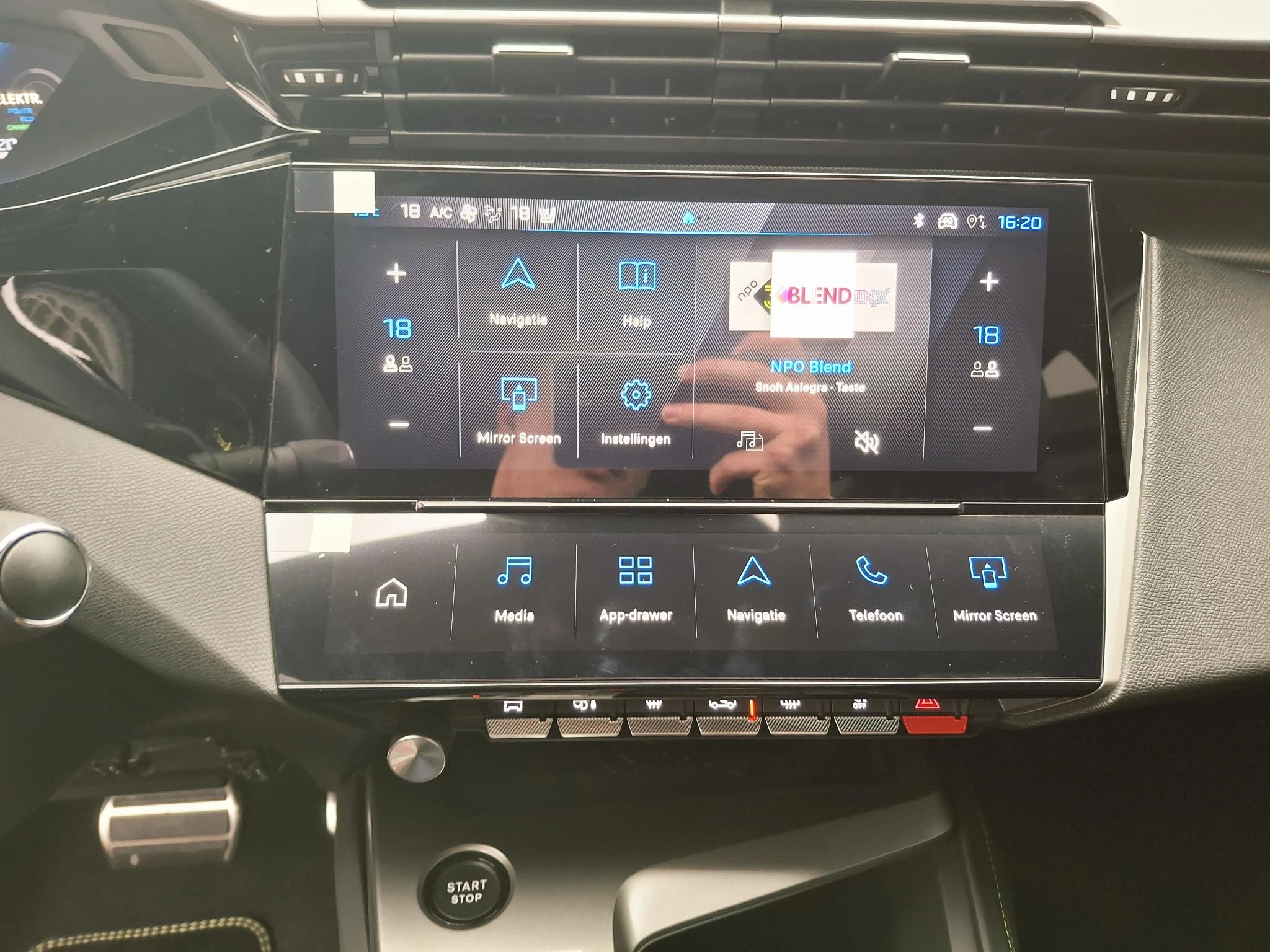 Peugeot-408-image-26