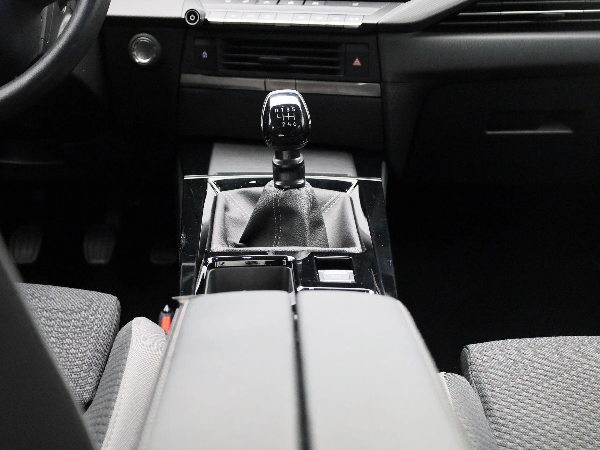 Opel-Astra-image-9