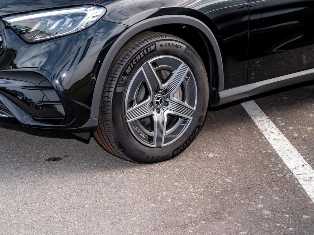 Mercedes-Benz-GLC 300 d-image-5