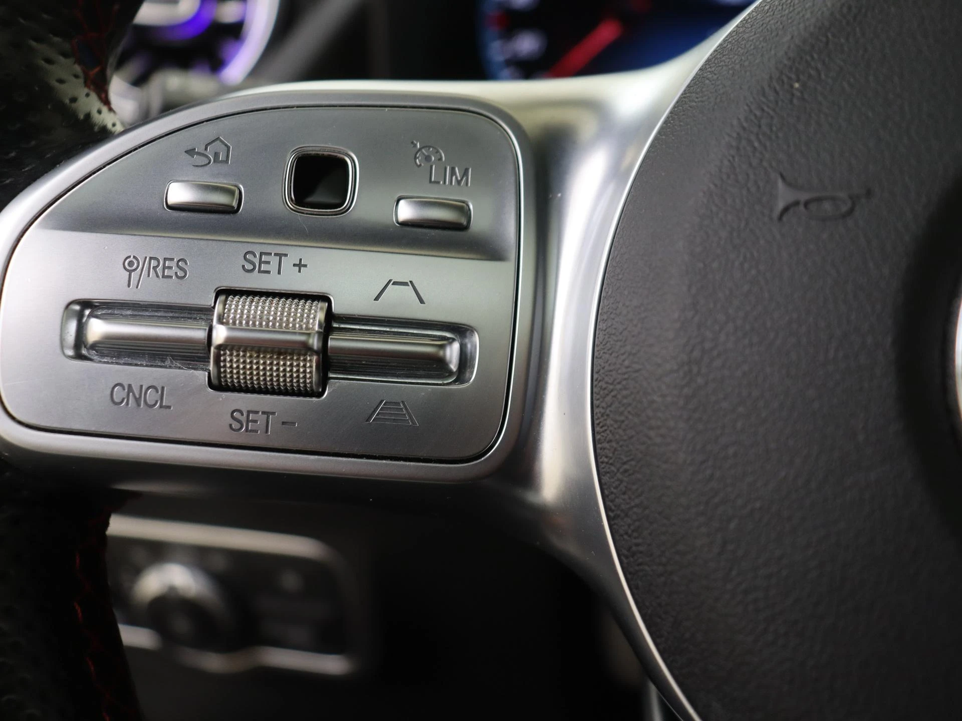 Mercedes-Benz-EQA-image-11
