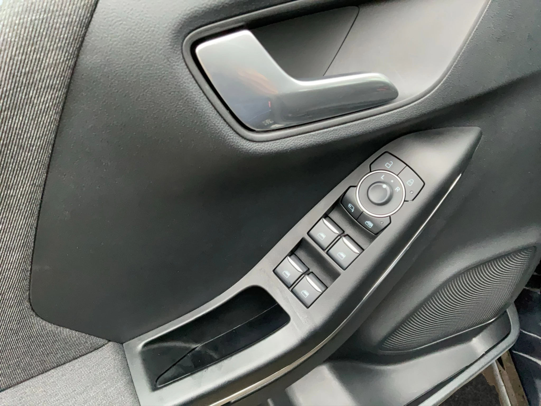 Ford Puma Titanium Hybrid