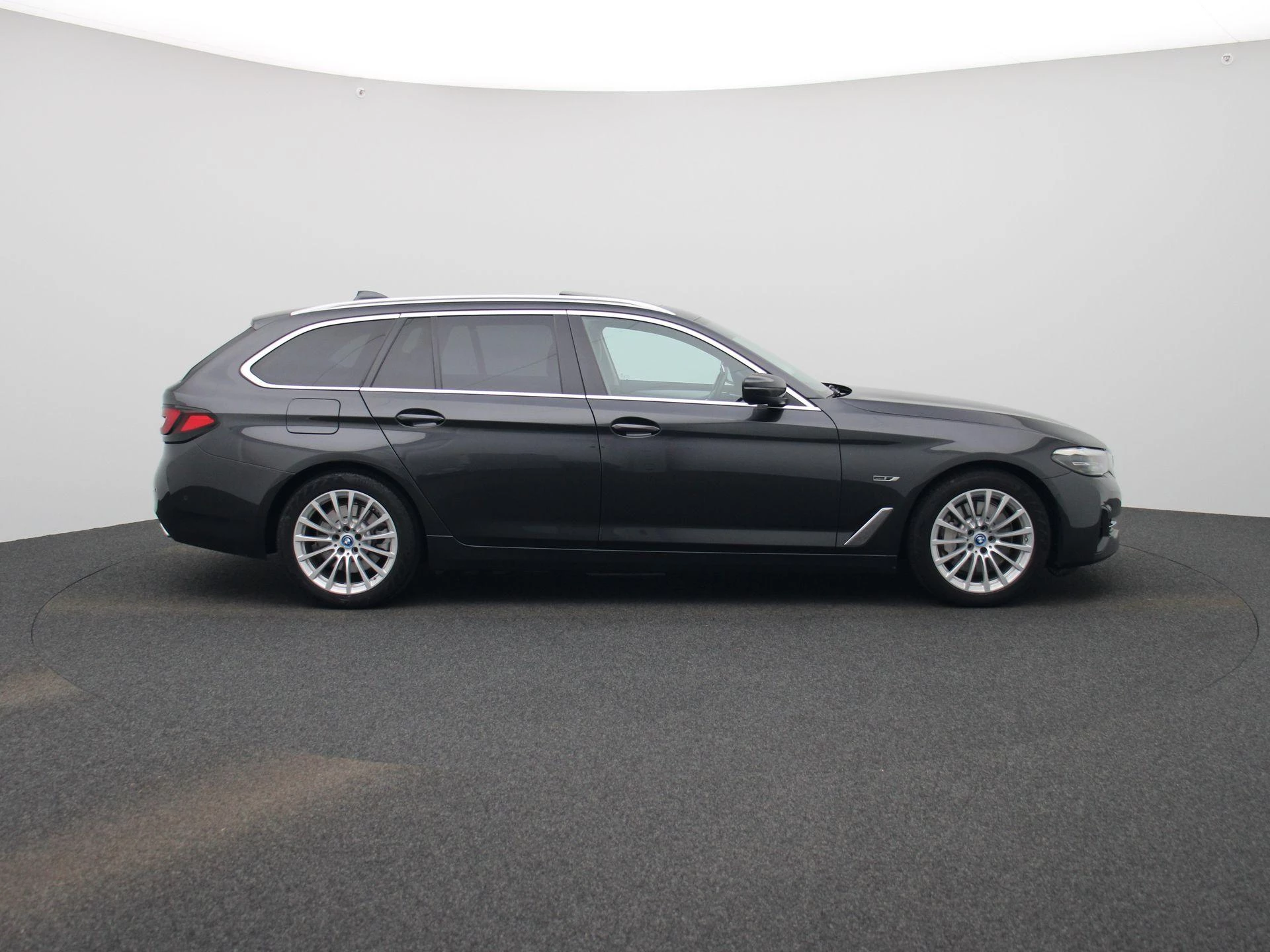 BMW-5 Serie-image-5