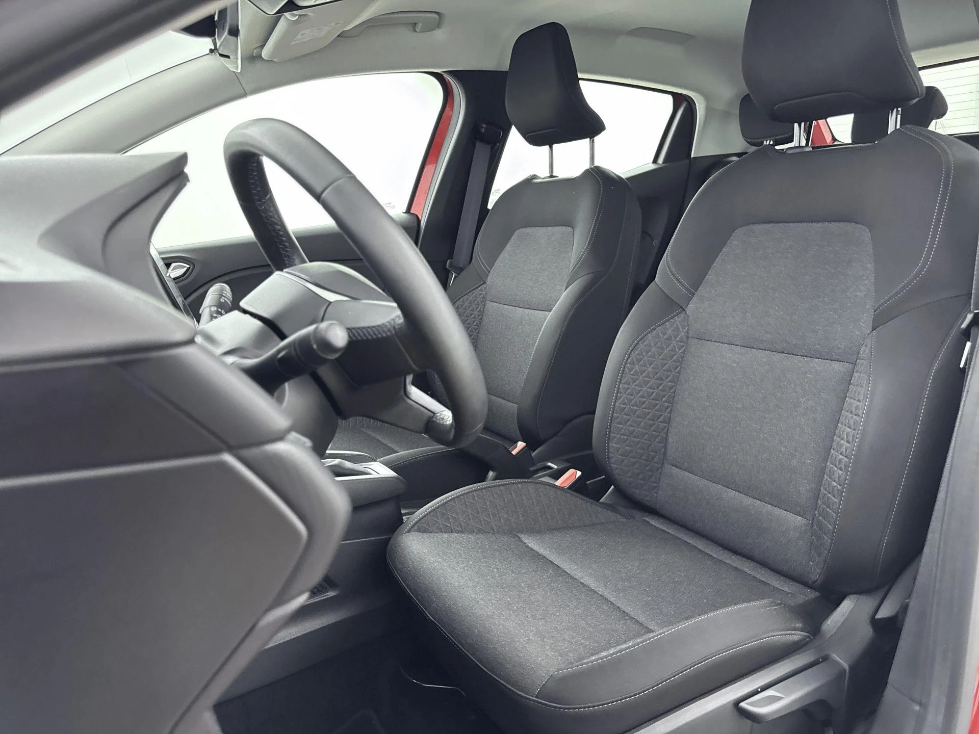Renault-Clio-image-23
