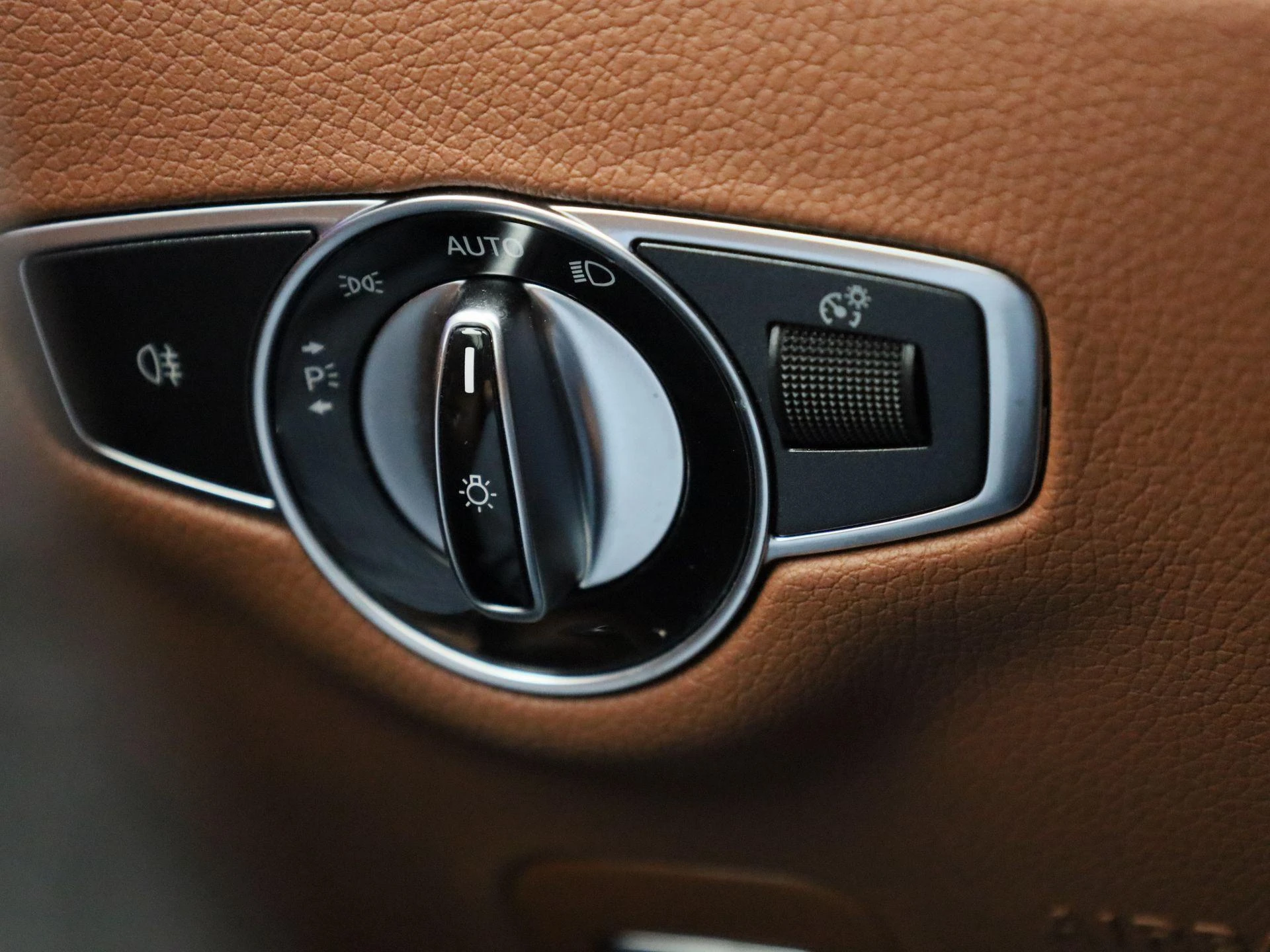 Mercedes-Benz-E-Klasse-image-18