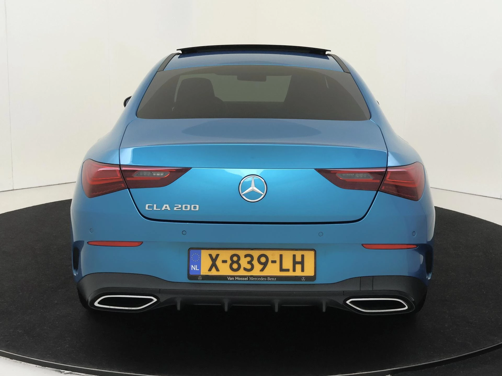 Mercedes-Benz-CLA-image-6