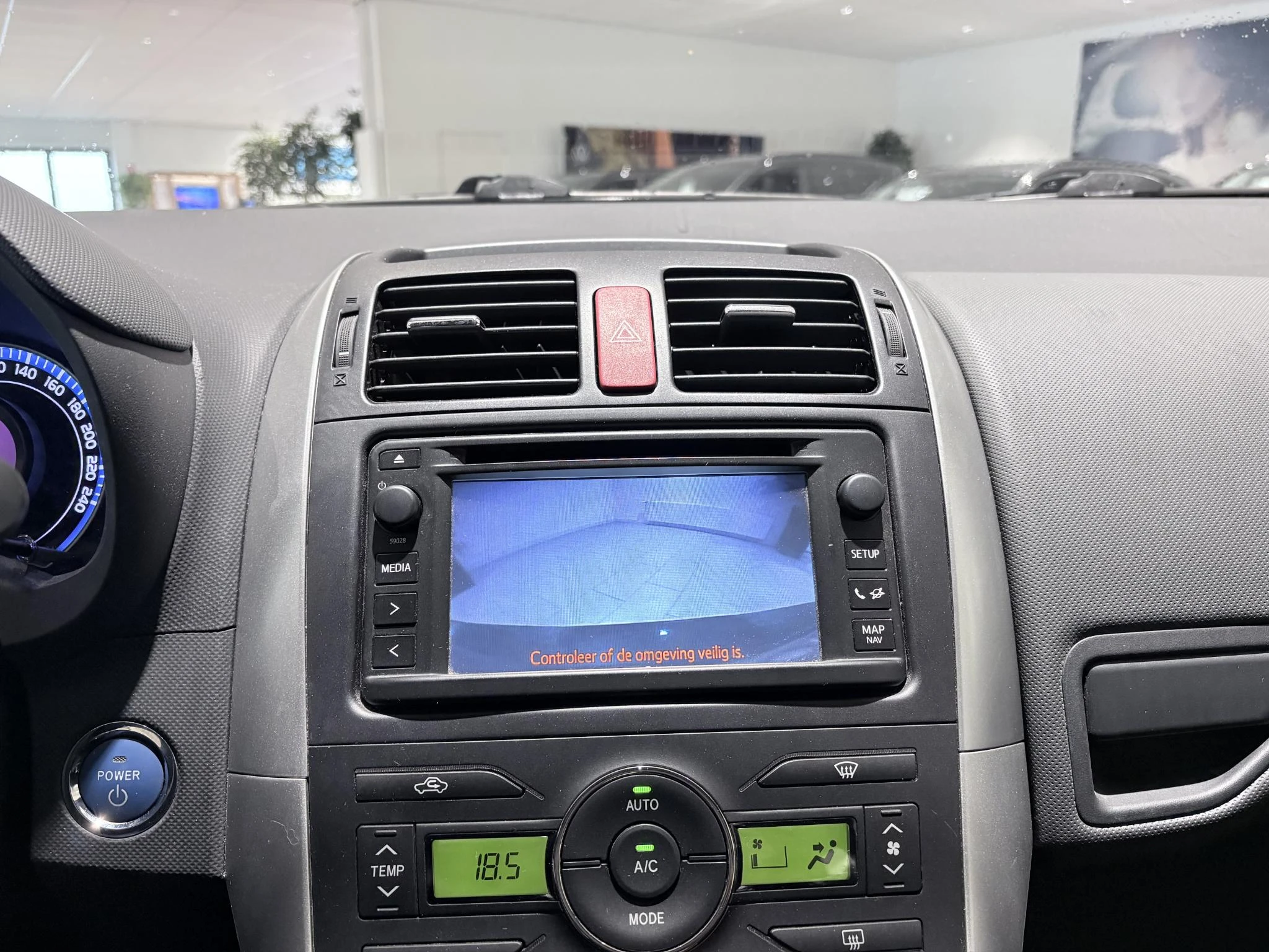 Toyota-Auris-image-18