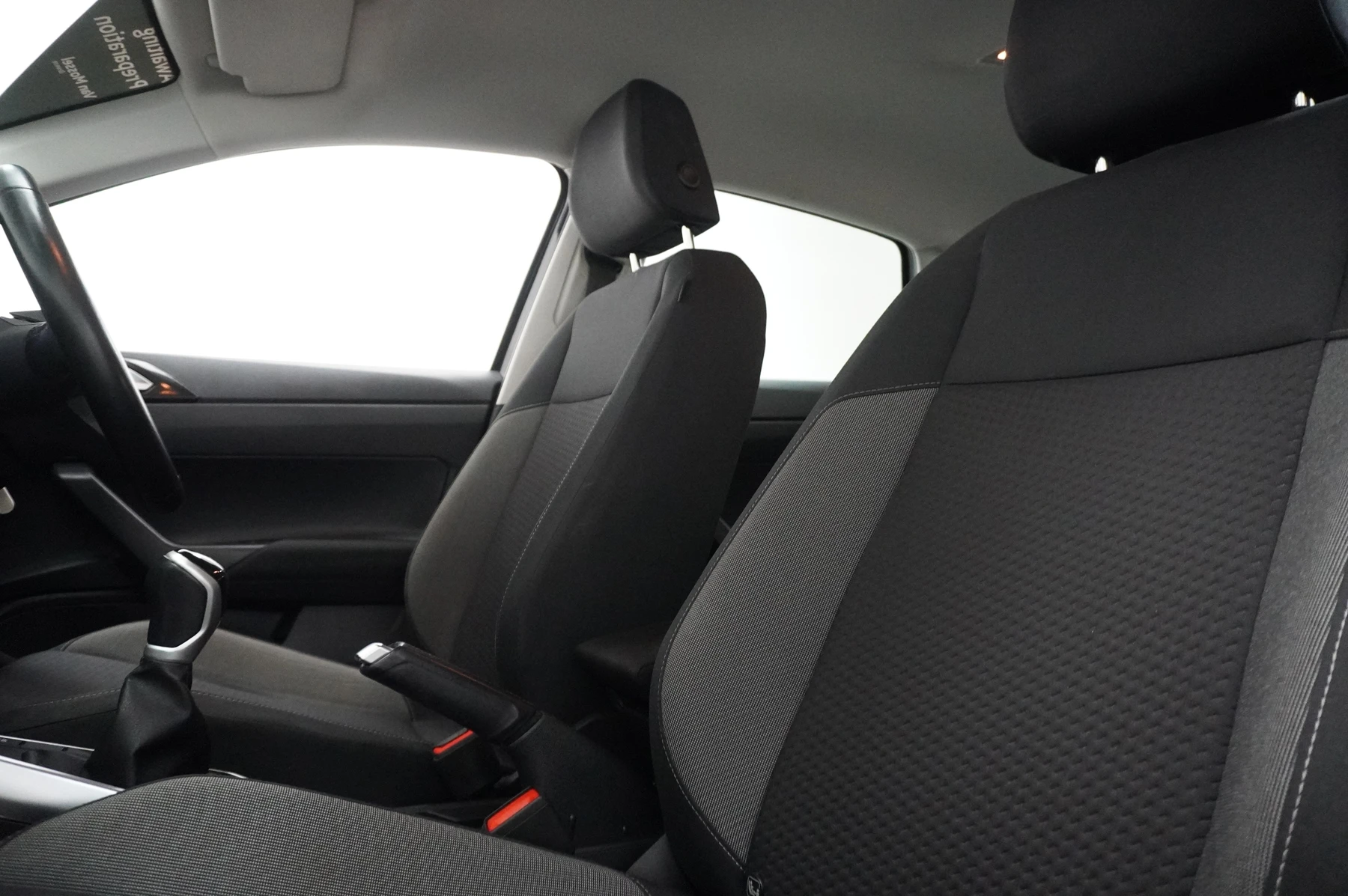 Volkswagen-Polo-image-10