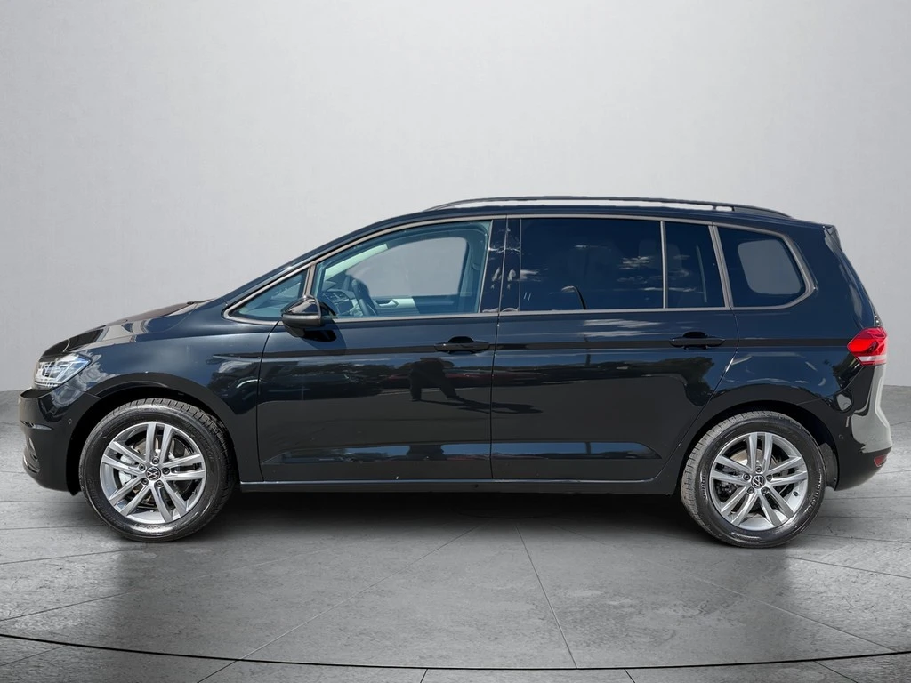 Volkswagen-Touran-image-3