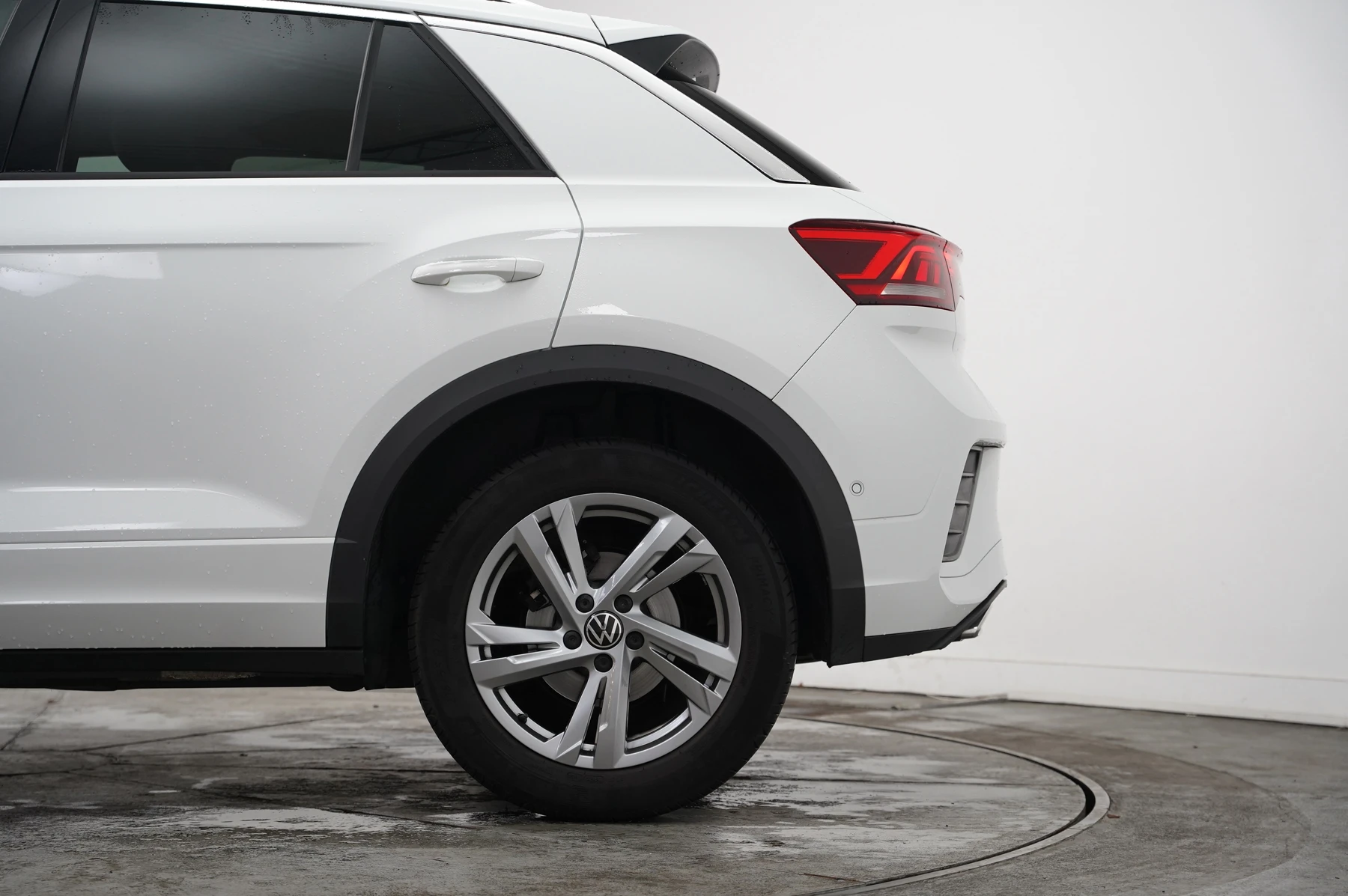 Volkswagen-T-Roc-image-32