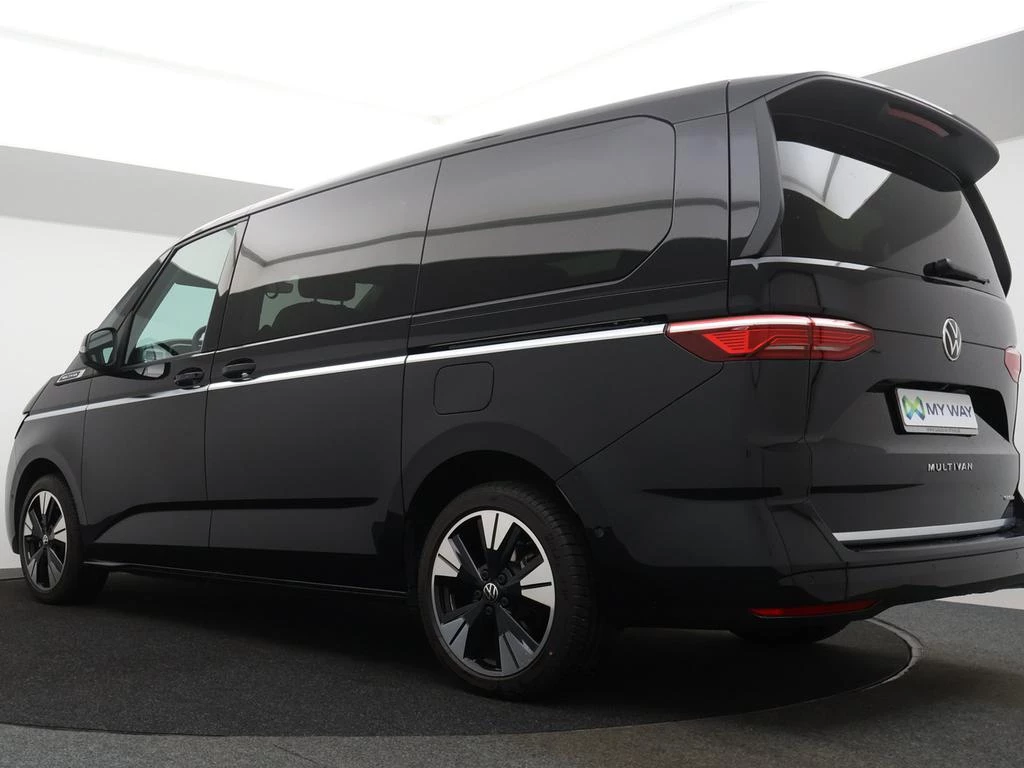 Volkswagen-Multivan-image-19