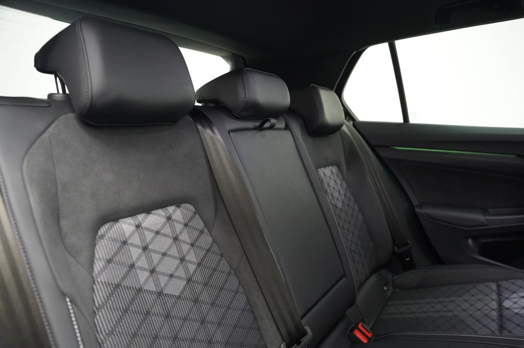Volkswagen-Golf-image-11