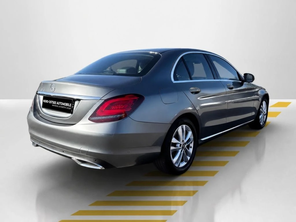 Mercedes-Benz-C-Klasse 180-image-14