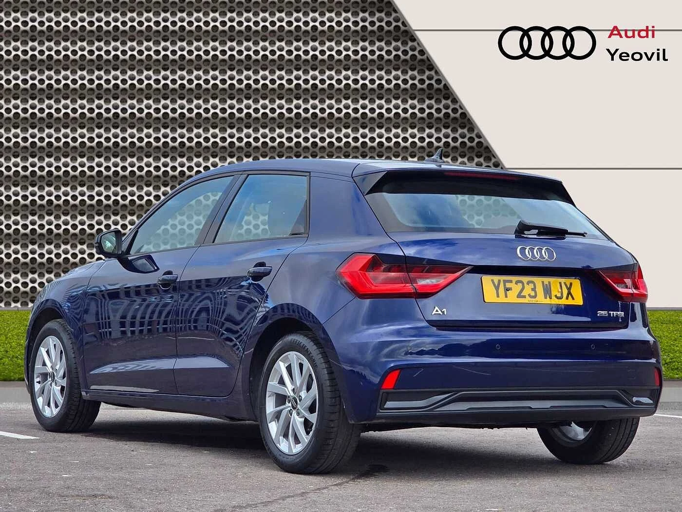 Audi-A1 Sportback-image-2