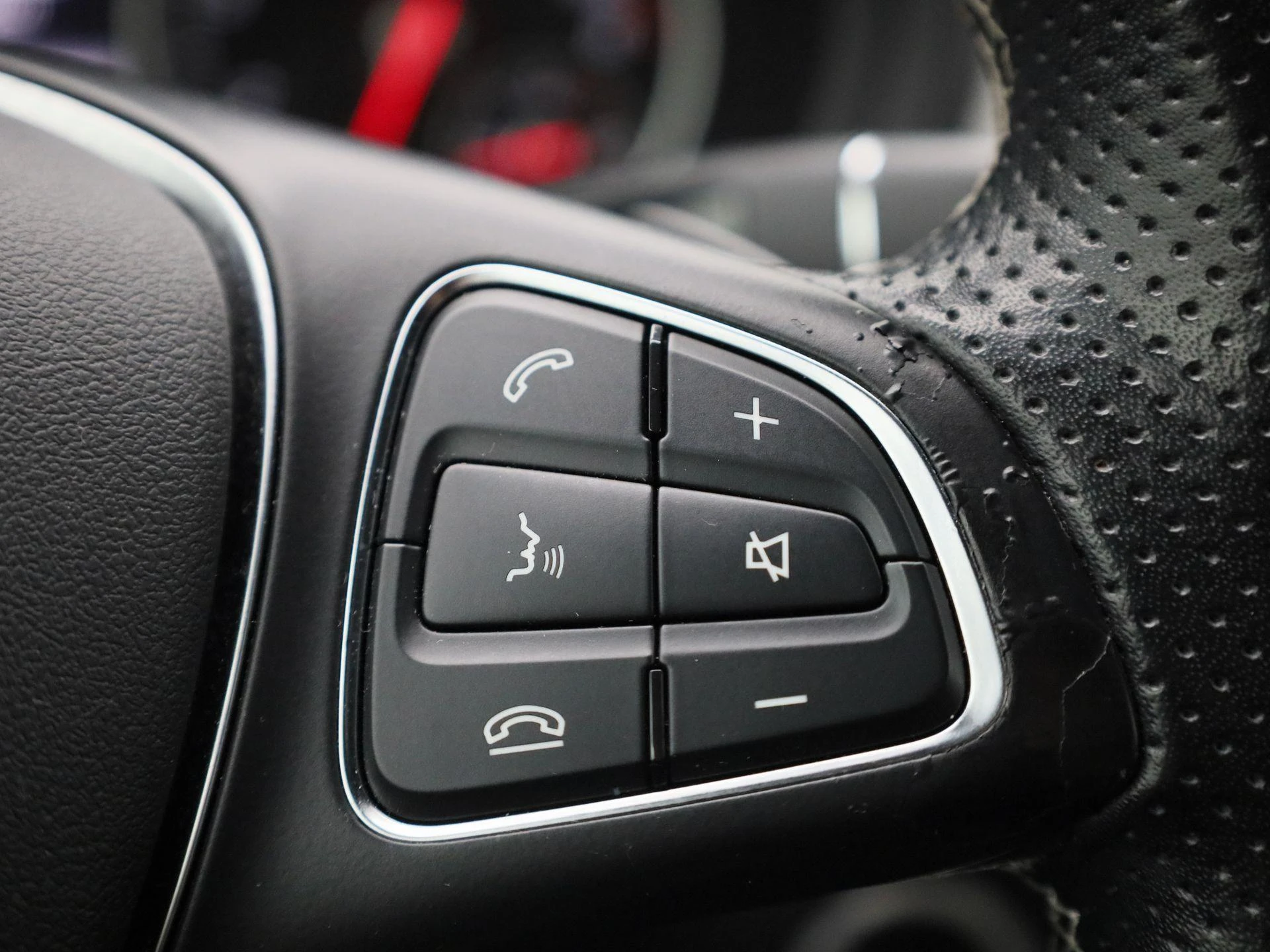 Mercedes-Benz-B-Klasse-image-24