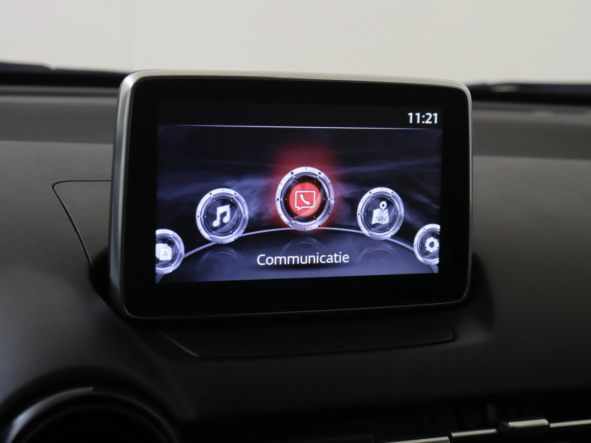Mazda-2-image-19
