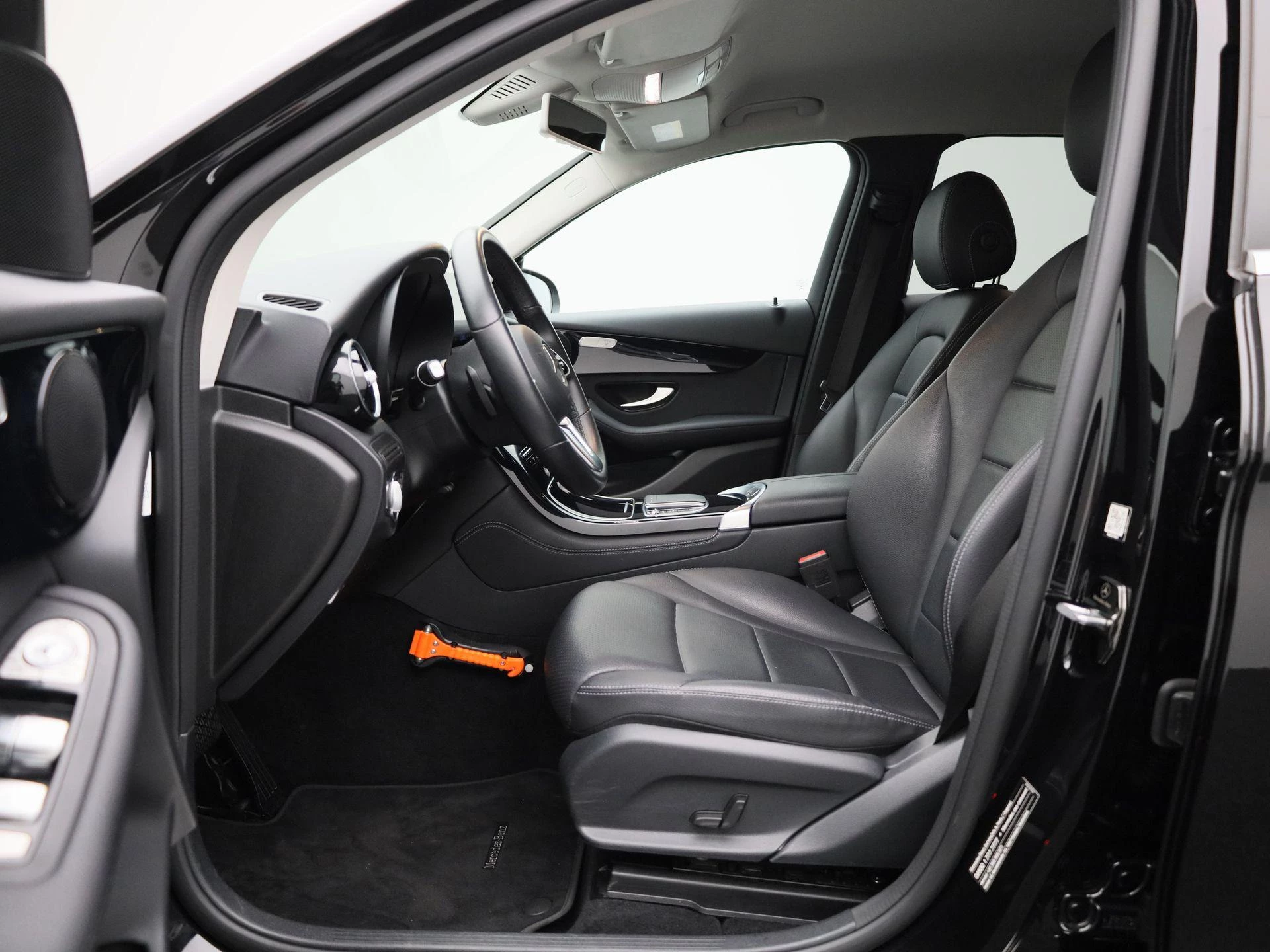 Mercedes-Benz-GLC-image-10
