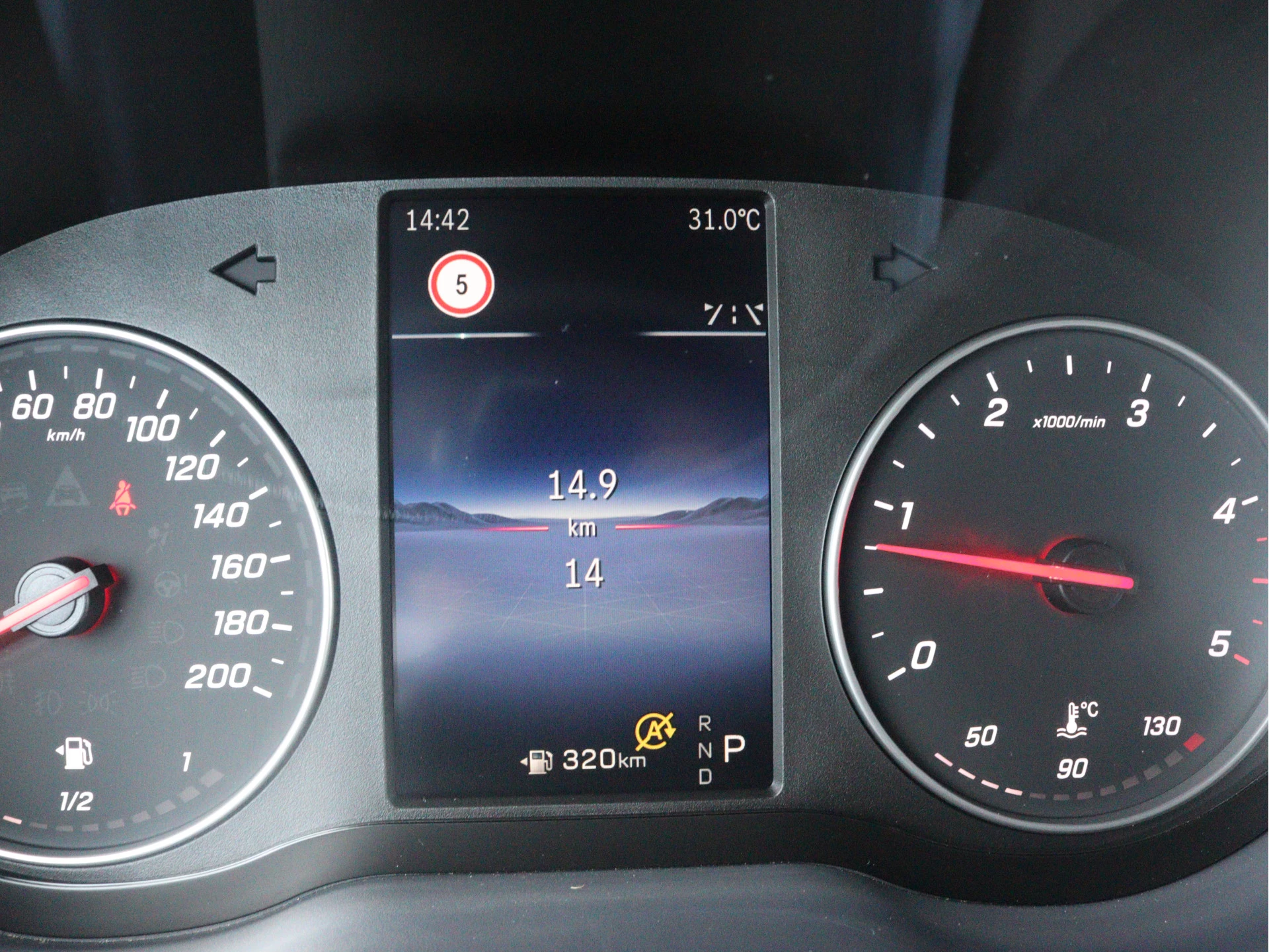 Mercedes-Benz-Sprinter-image-5