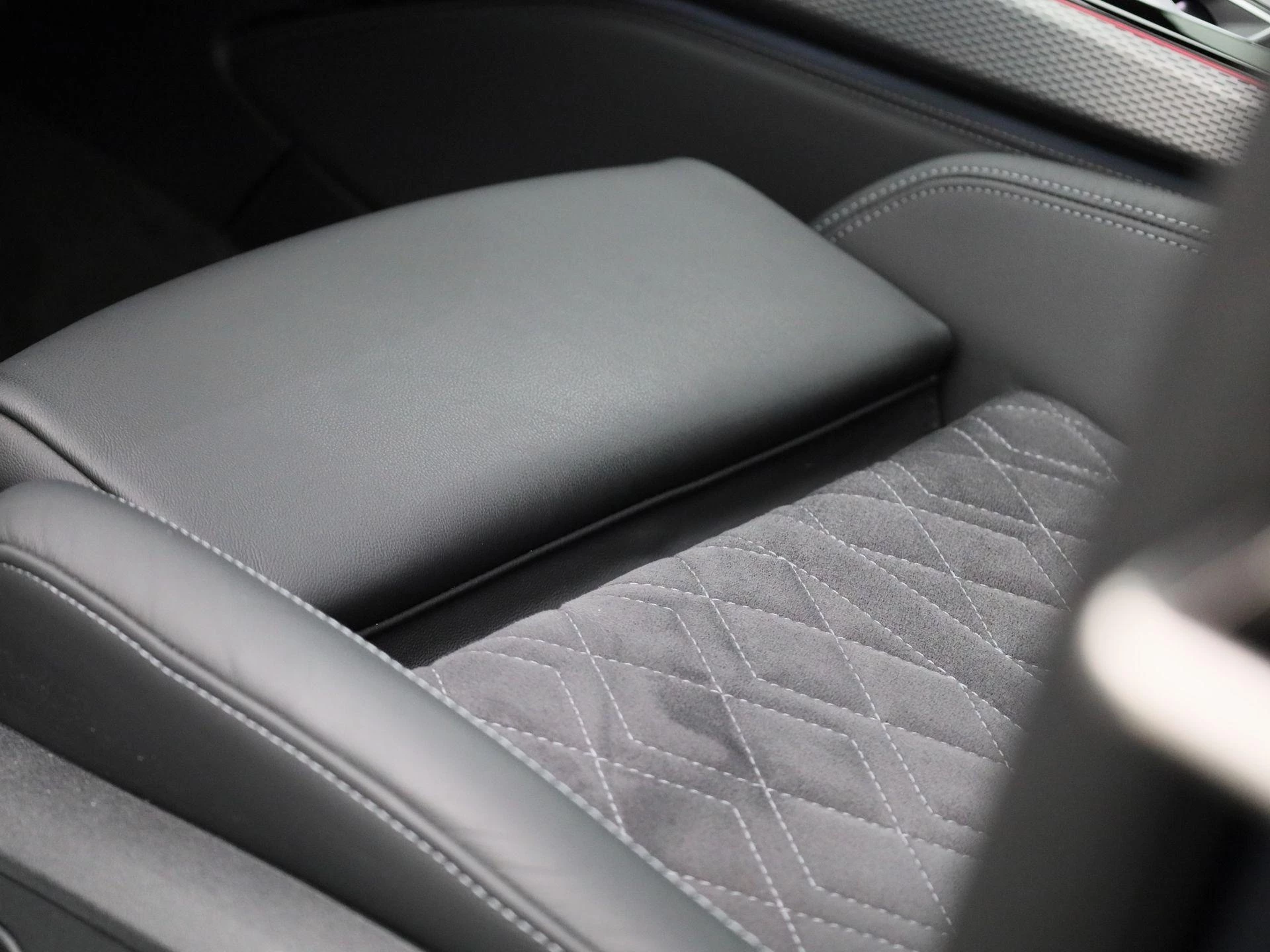 Audi A6 Limousine 2.0 e-hybrid quattro S Edition 299 PK