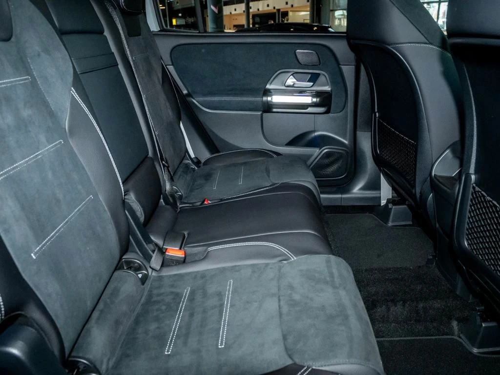 Mercedes-Benz-GLB 200 d-image-11