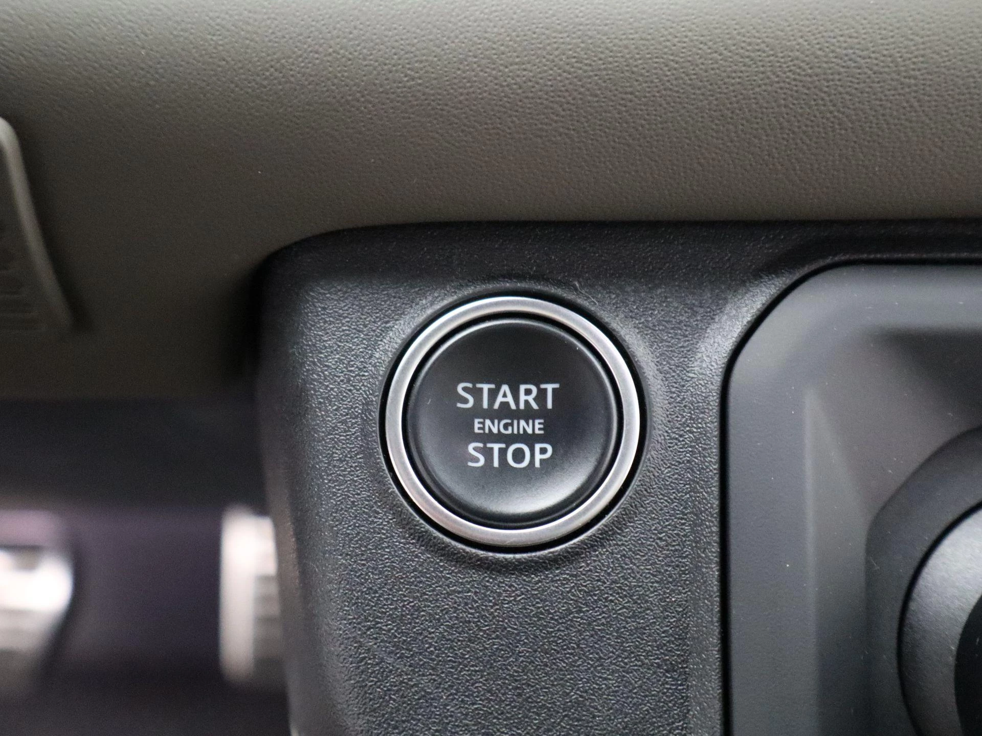 Land Rover-Defender-image-21