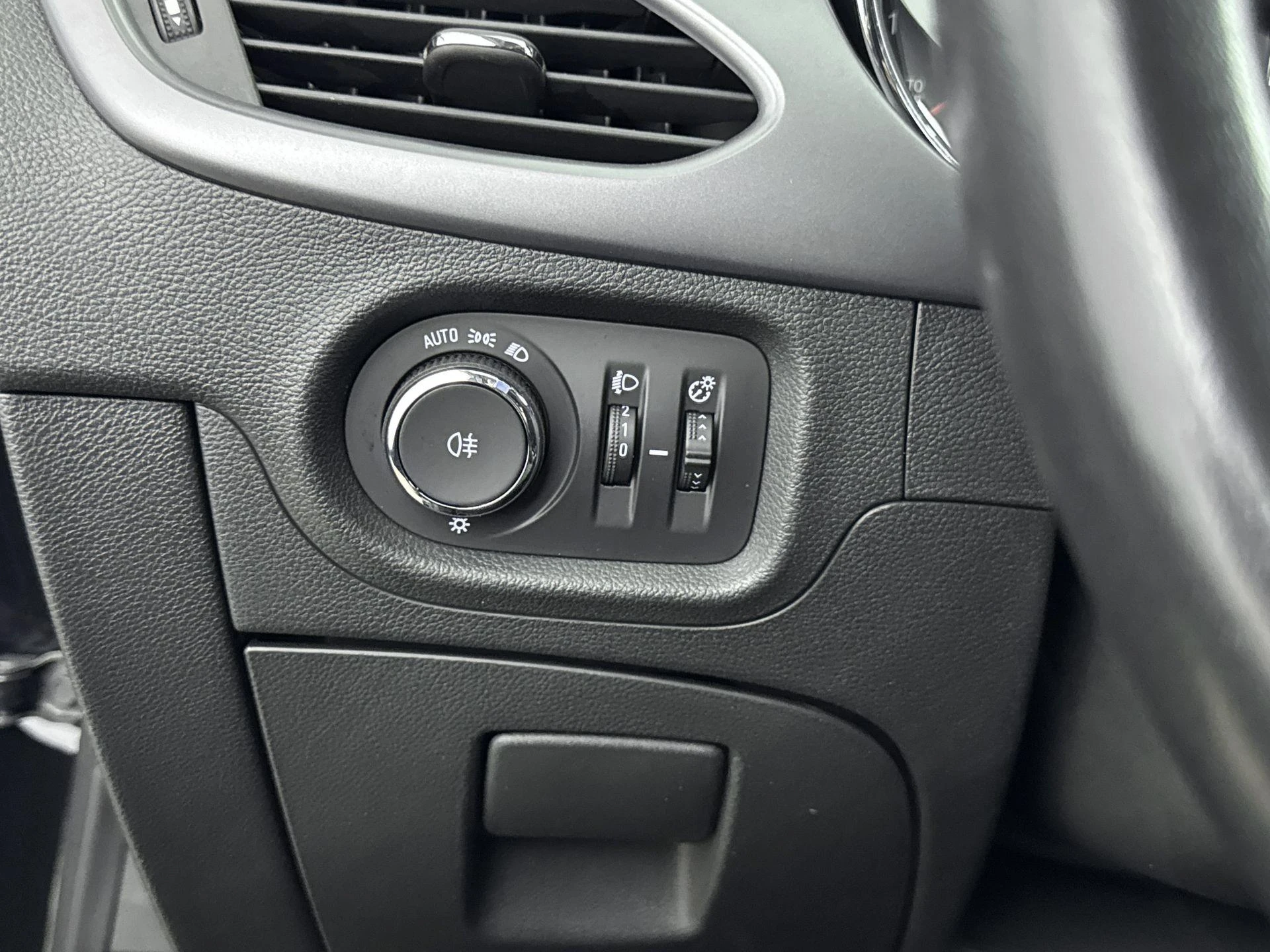 Opel-Astra-image-19