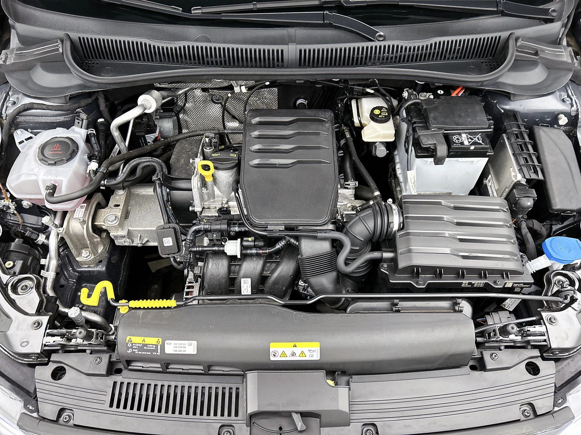 Volkswagen-Polo-image-12