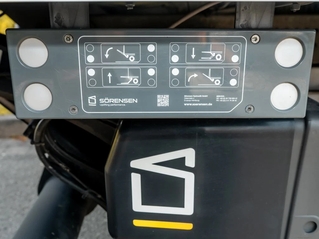 Mercedes-Benz-Sprinter 317-image-12