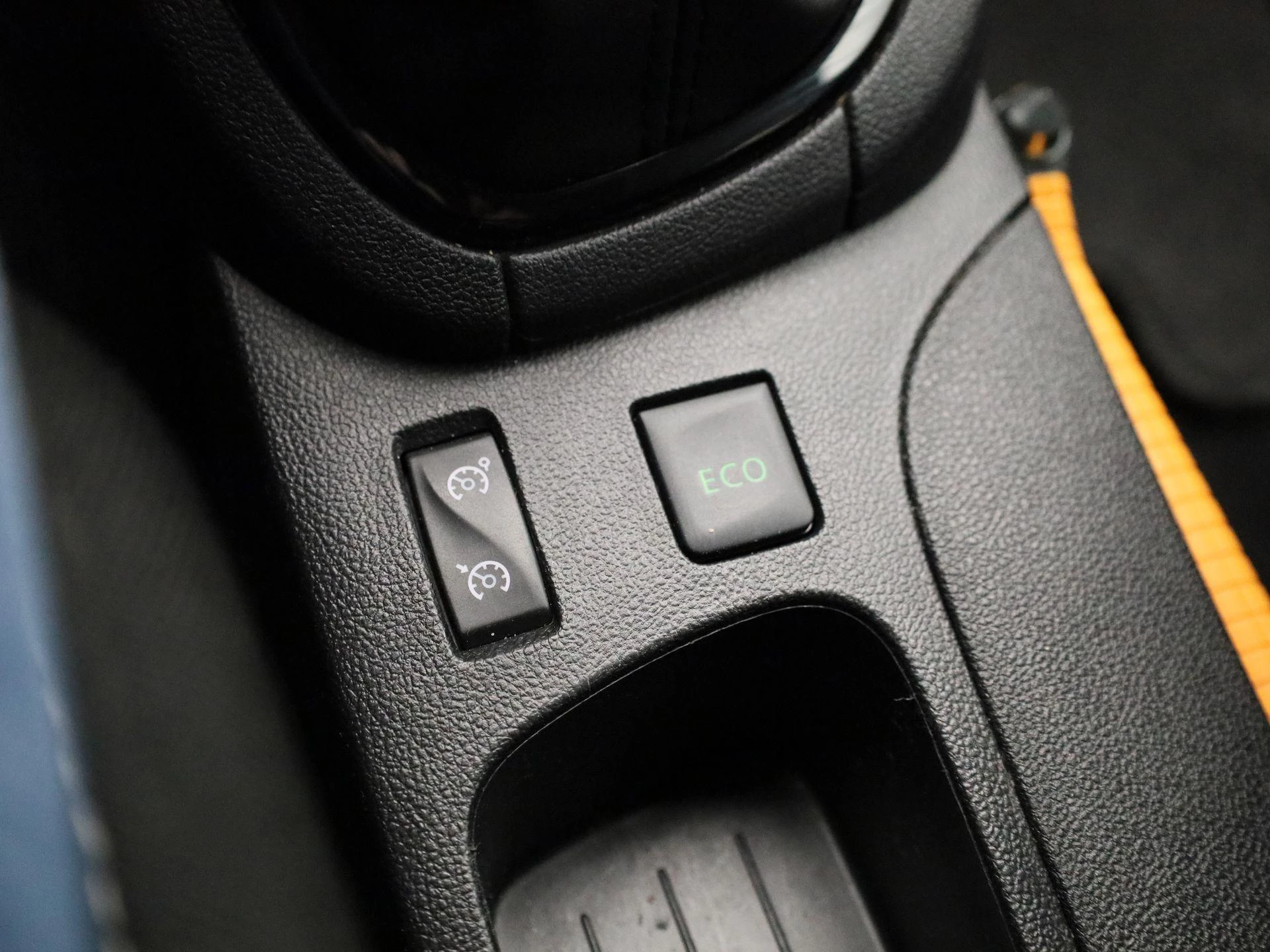 Renault-Clio-image-25