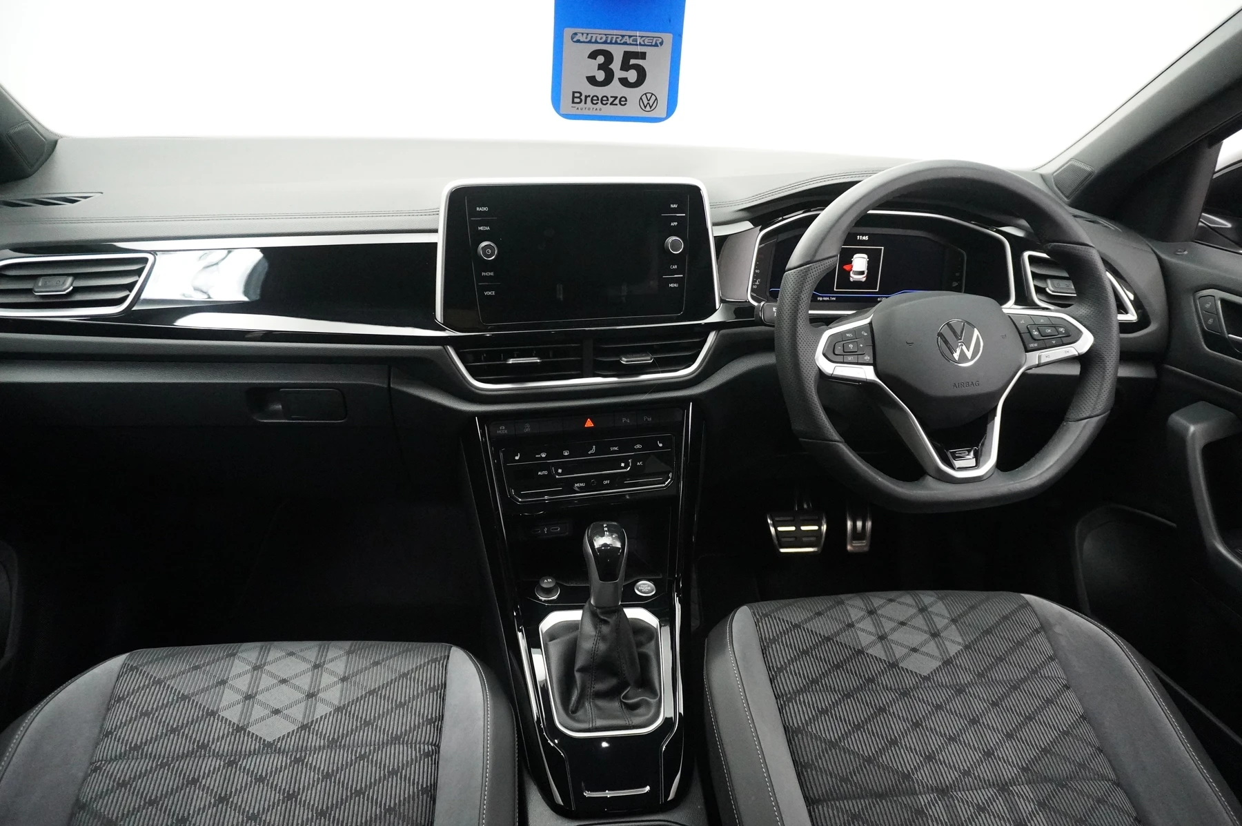 Volkswagen-T-Roc-image-9