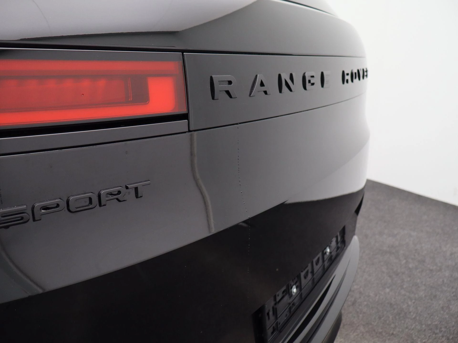 Land Rover-Range Rover Sport-image-45