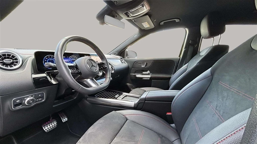 Mercedes-Benz-EQA-image-9