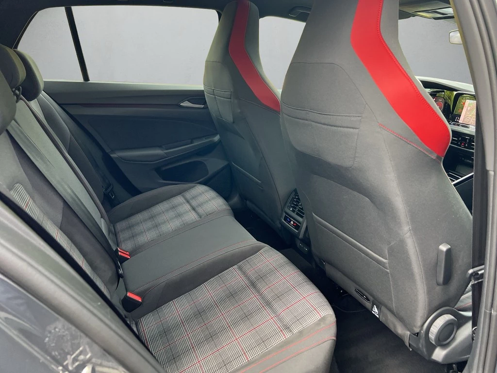 Volkswagen Golf VIII Lim. 2.0 GTI DSG GTI *Matrix*Pano*AHK*