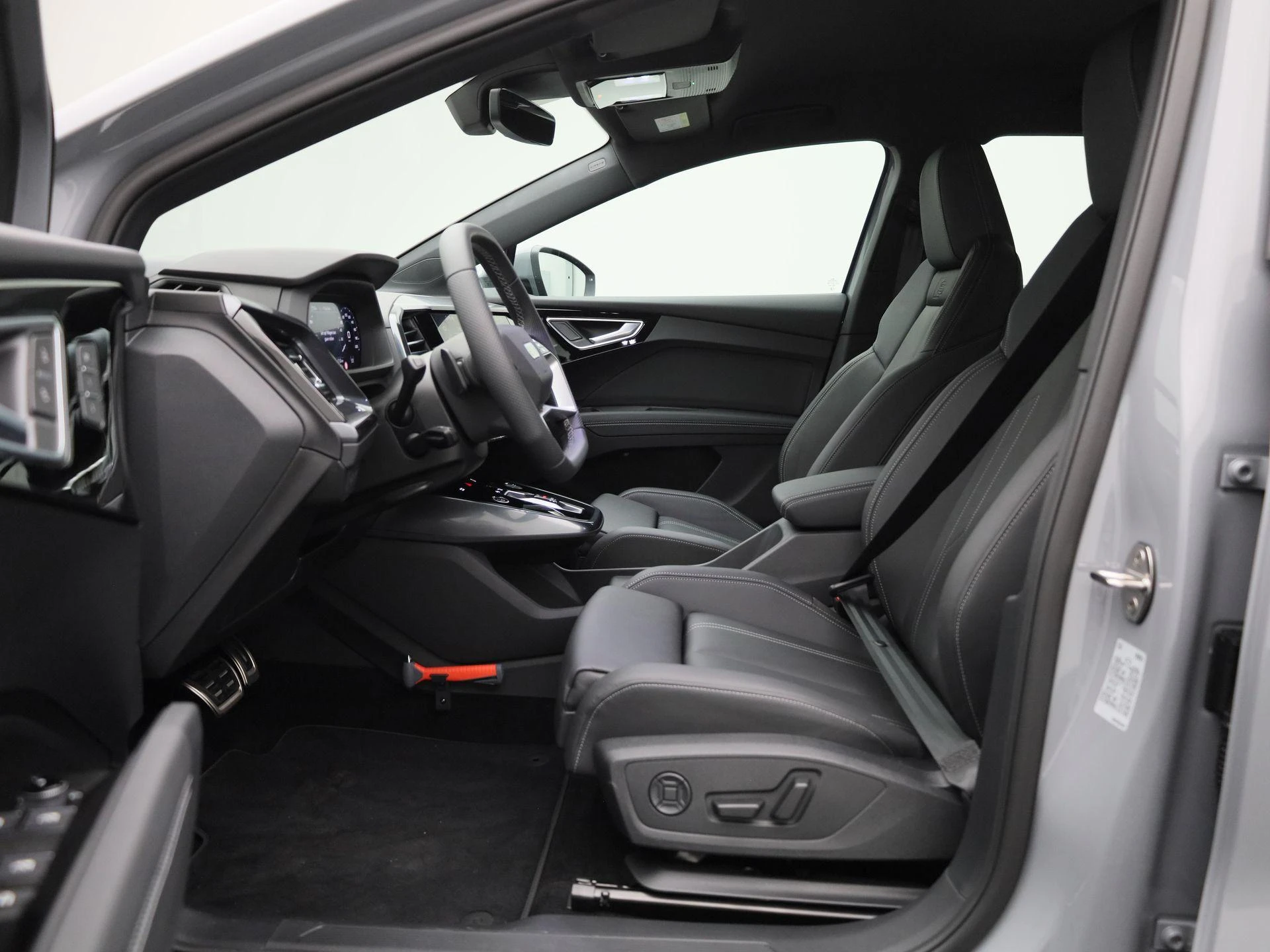 Audi-Q4 e-tron-image-10