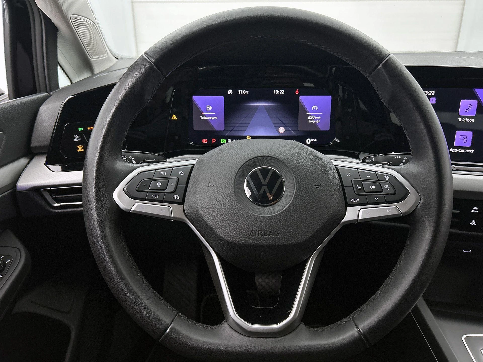 Volkswagen-Golf-image-31